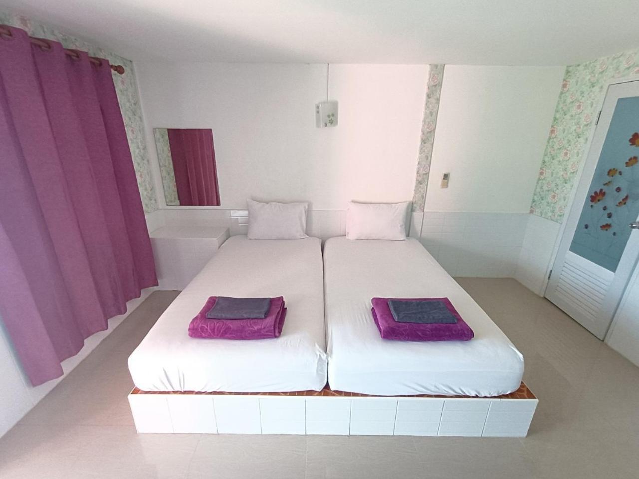 Deluxe Twin Room - Photo 8