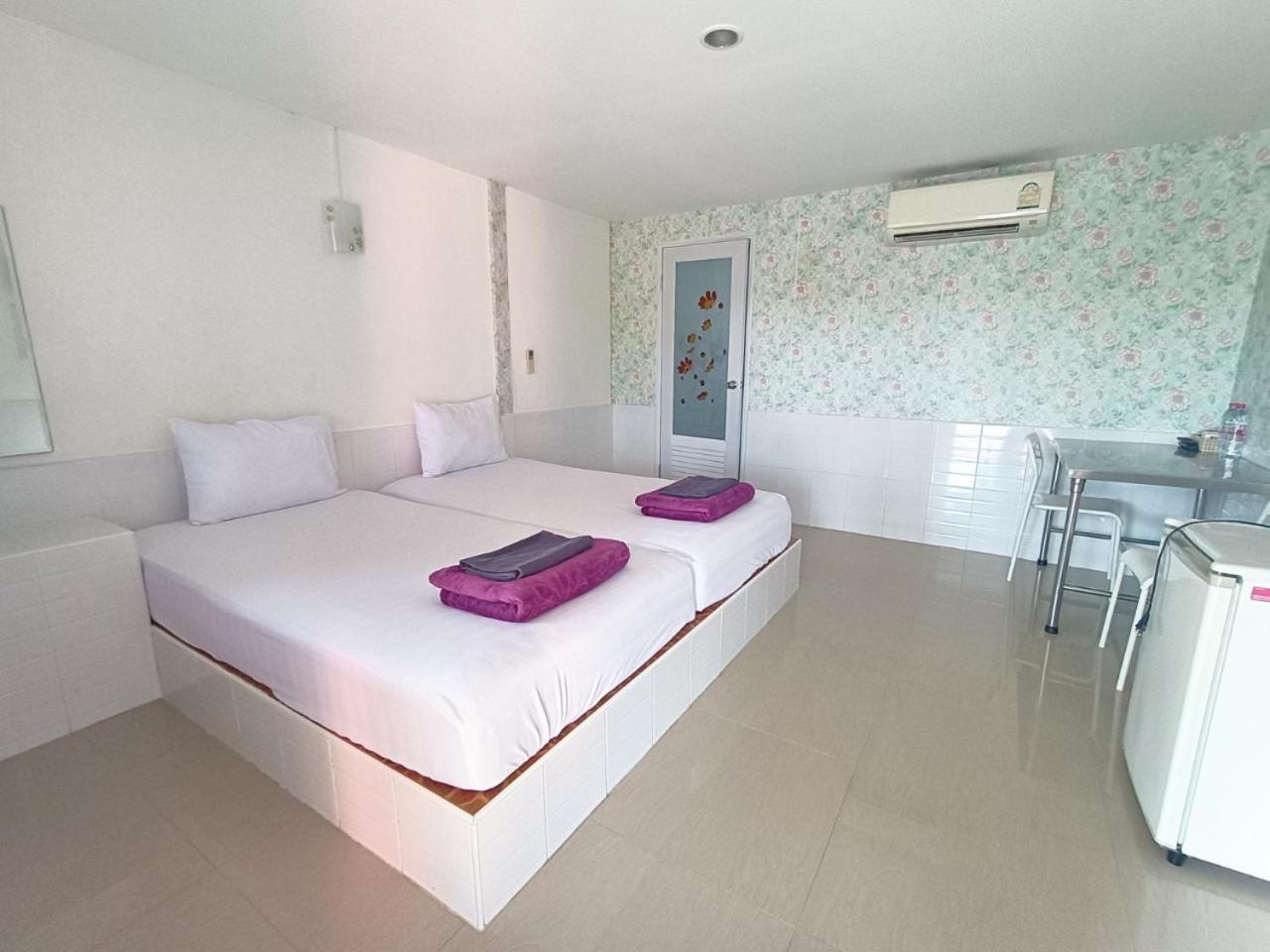 Deluxe Twin Room - Photo 7