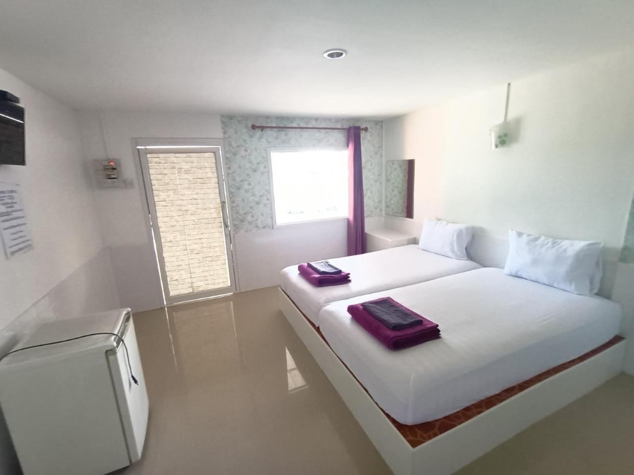 Deluxe Twin Room - Photo 2