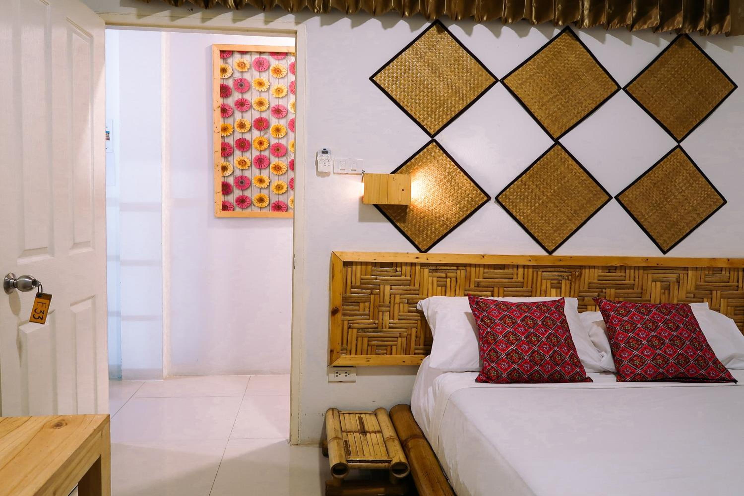 Budget Double Room photo 3