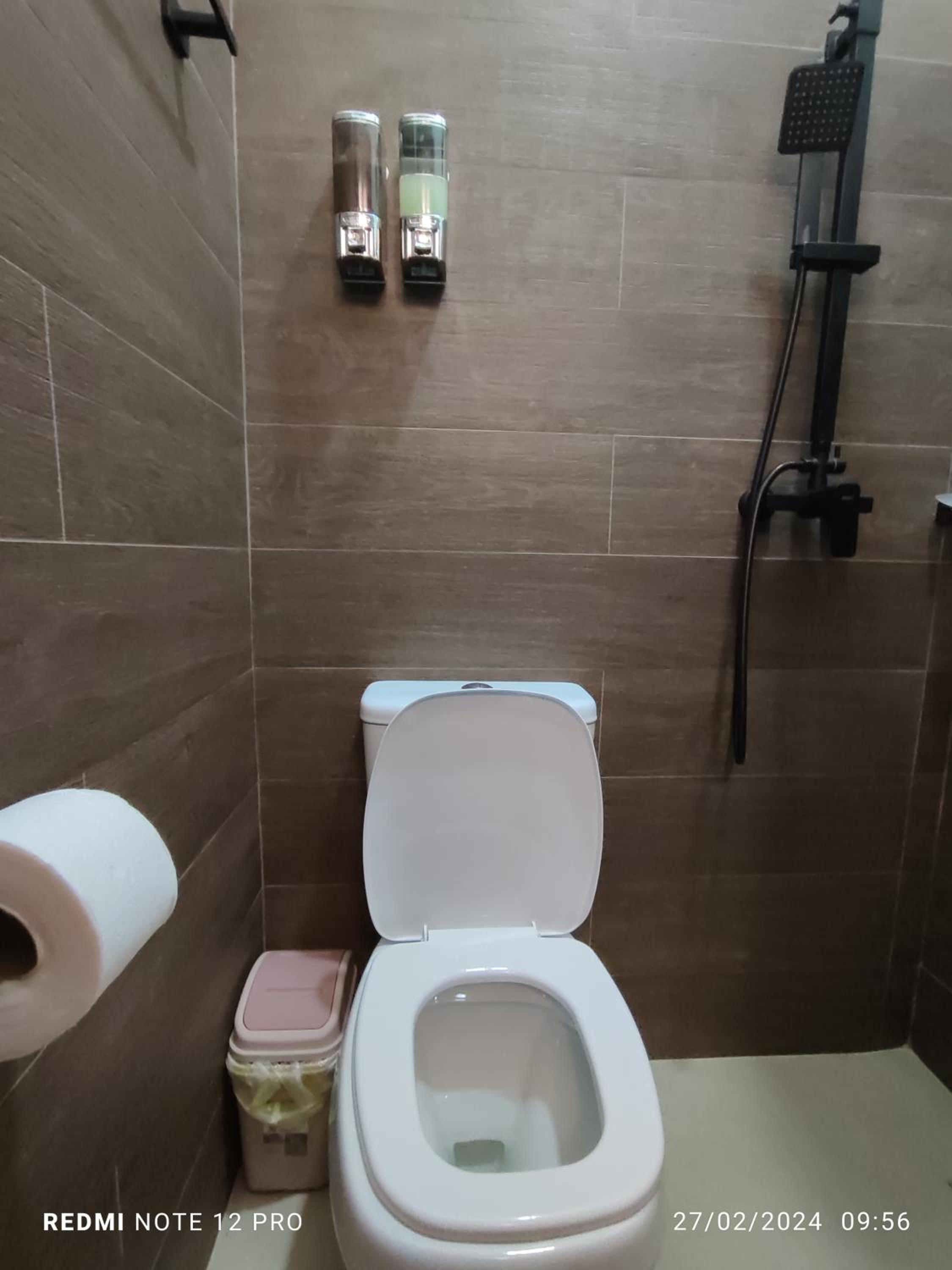 Single Room With Private Bathroom photo 2