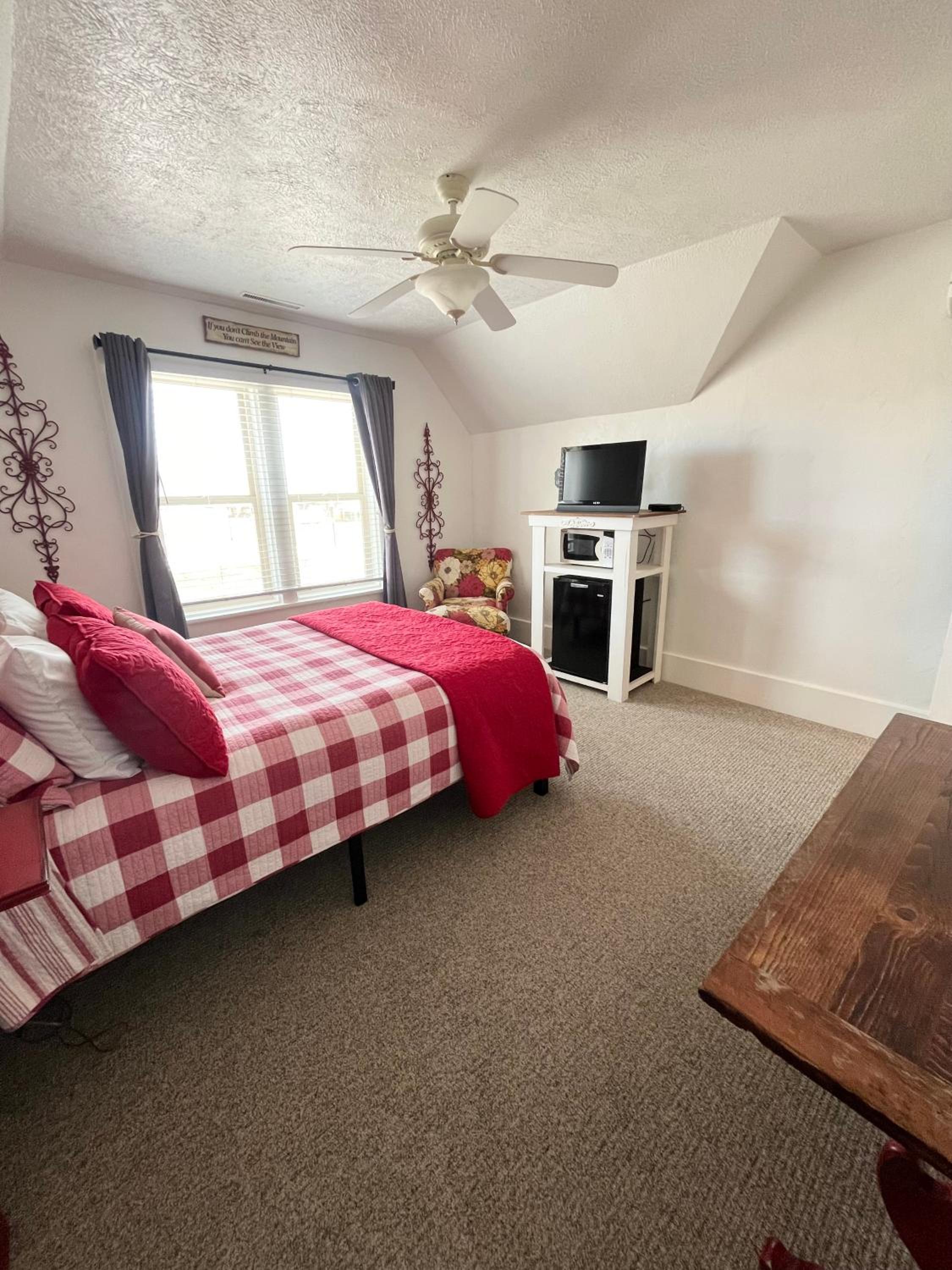 Queen Room - Second Level