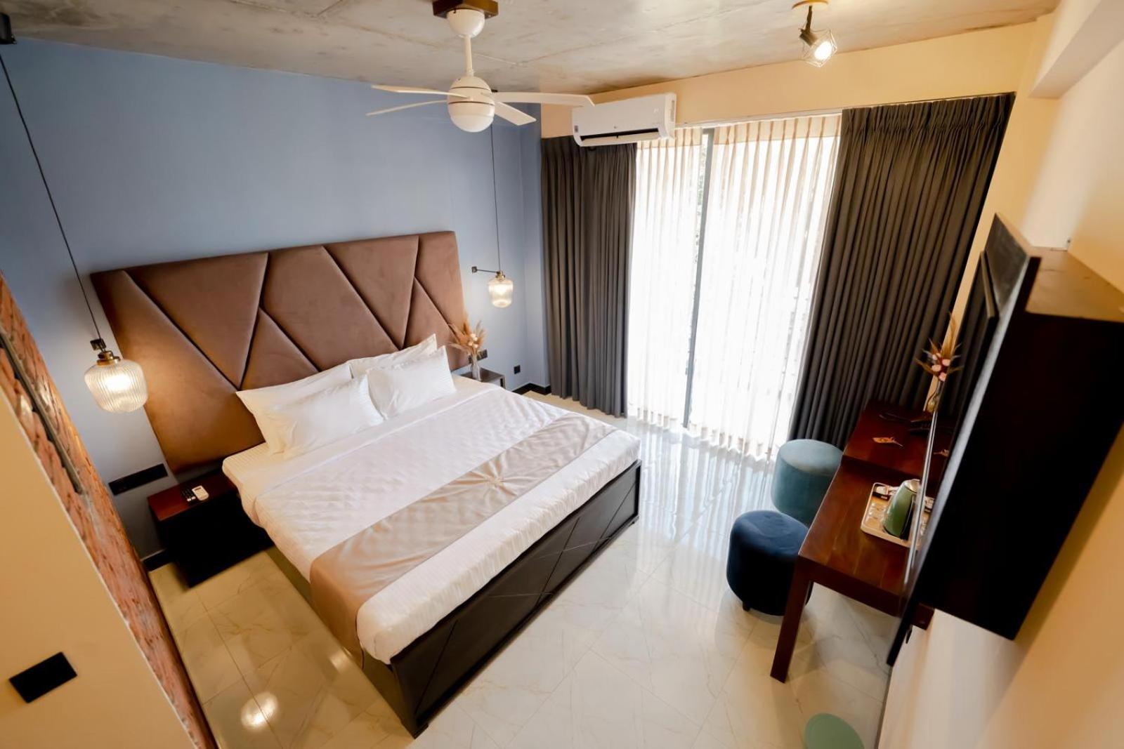 Standard Double or Twin Room - Photo 6