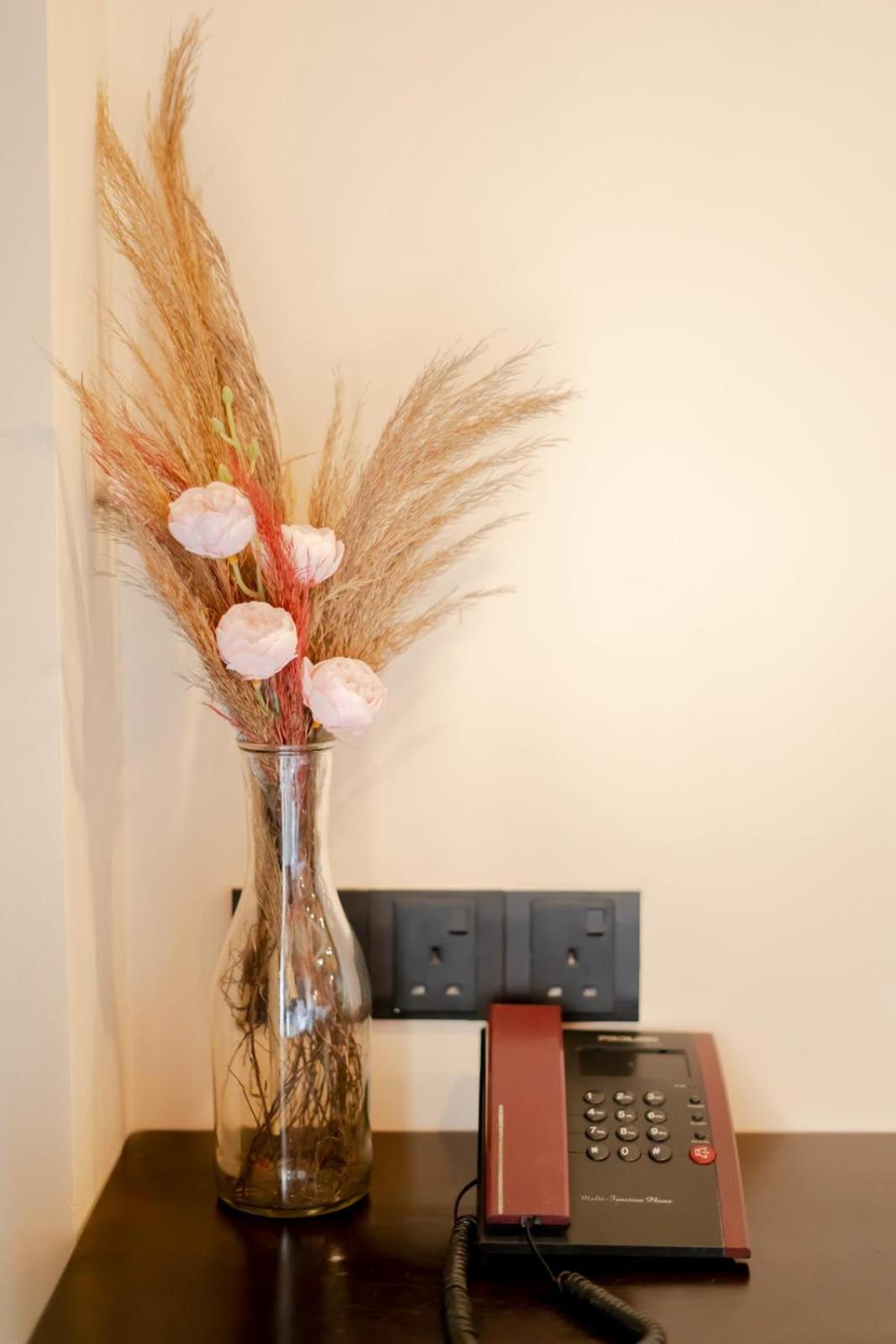 Standard Double or Twin Room - Photo 16