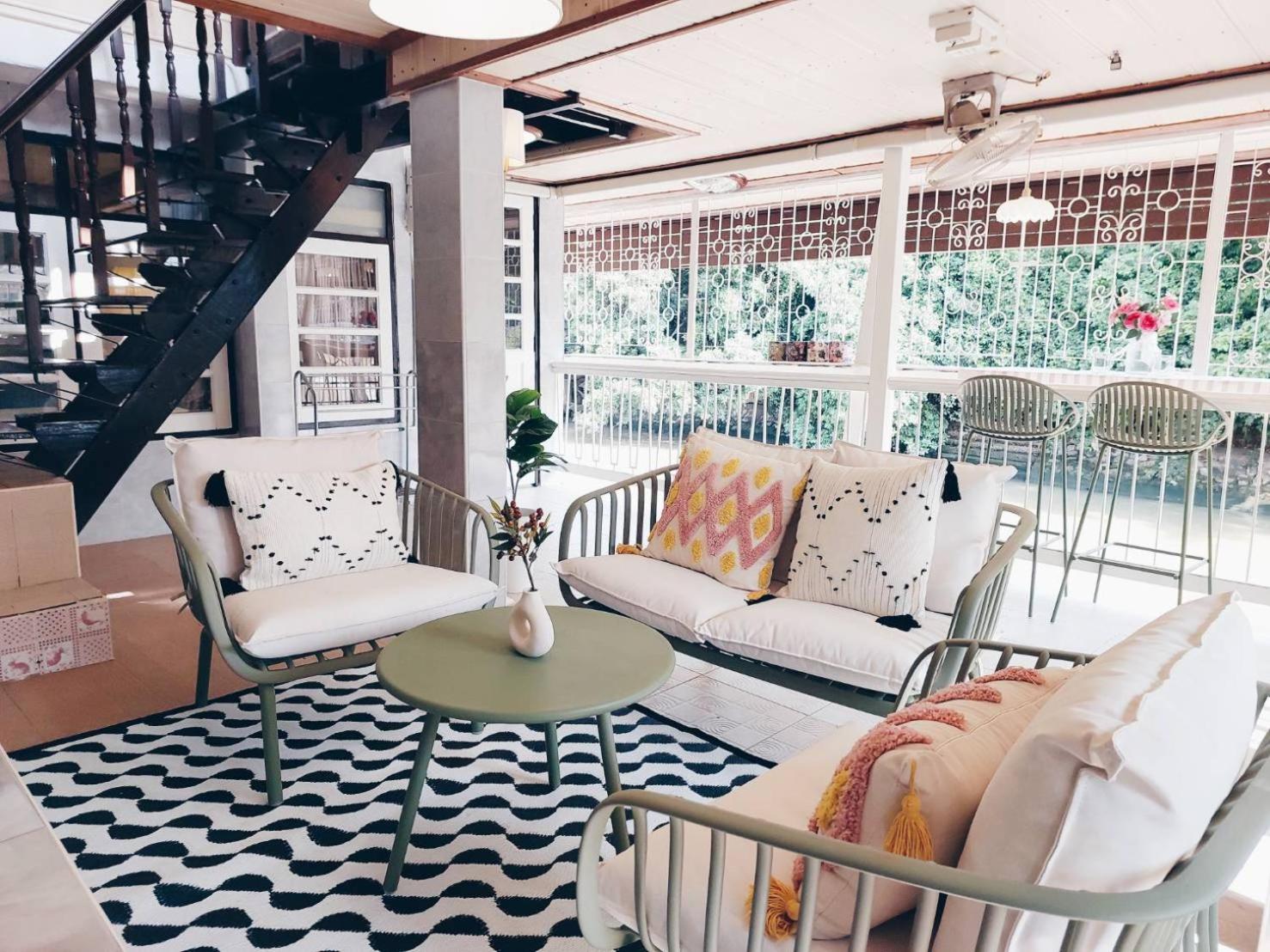 Twin Room with Balcony thumbnail 6