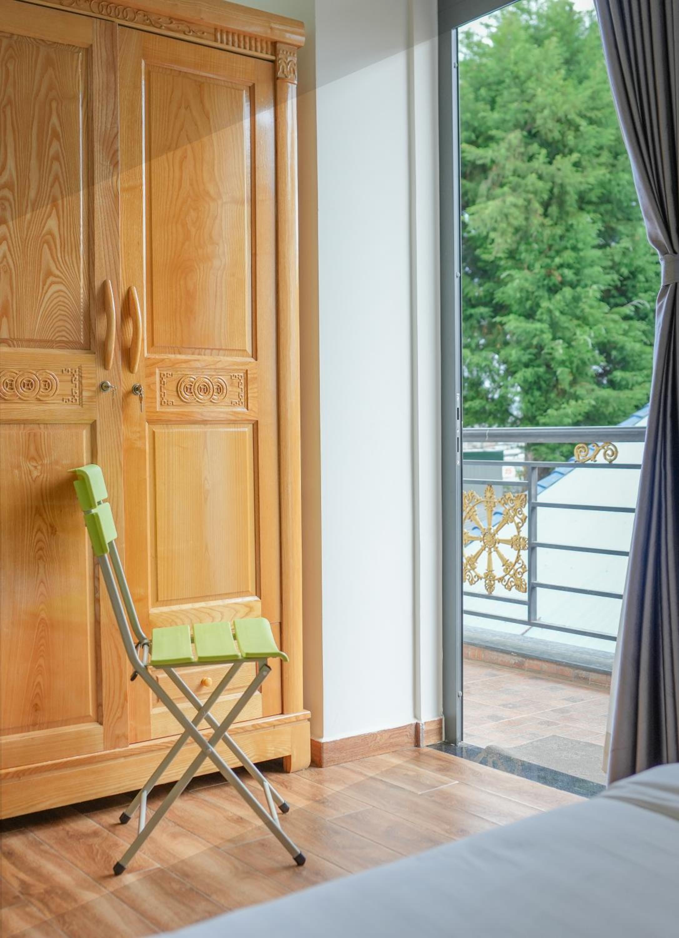 Queen Room with Balcony photo 2