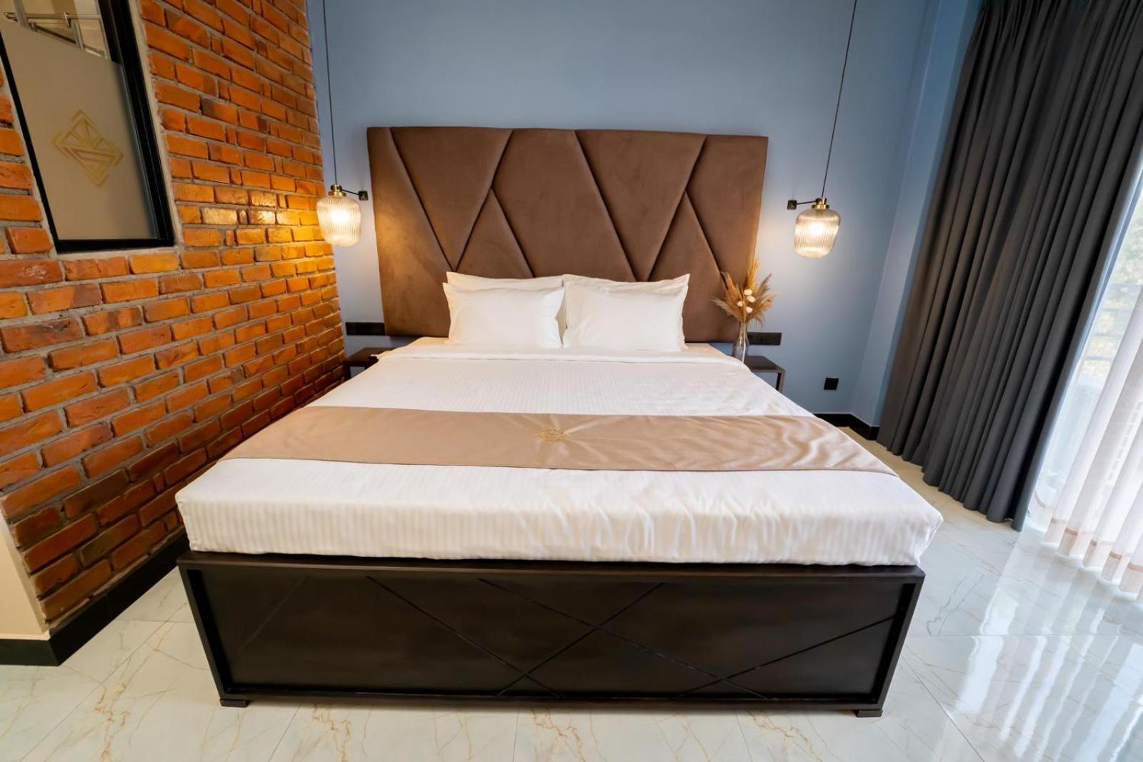 Superior Double or Twin Room - Photo 16
