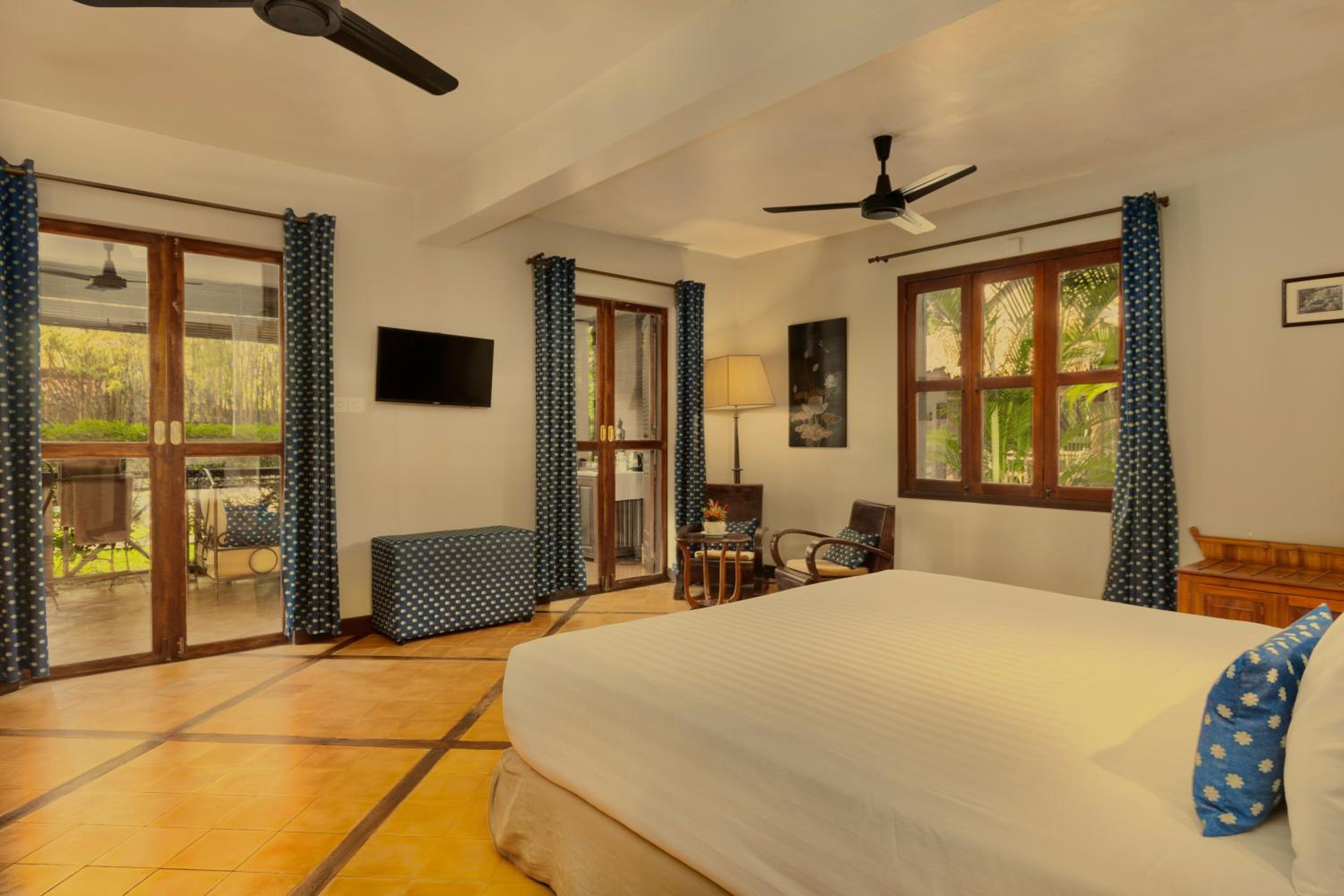 Double or Twin Room with Terrace - Photo 21