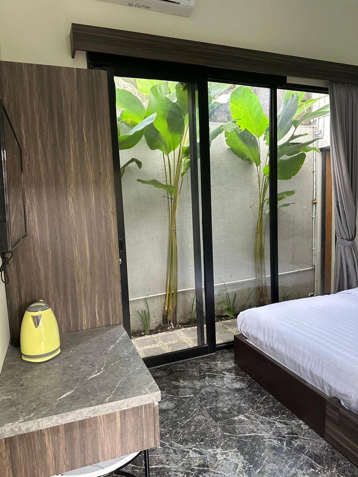 Deluxe Room - Photo 7