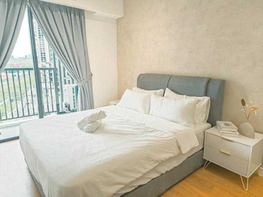 One-Bedroom Apartment - Photo 11