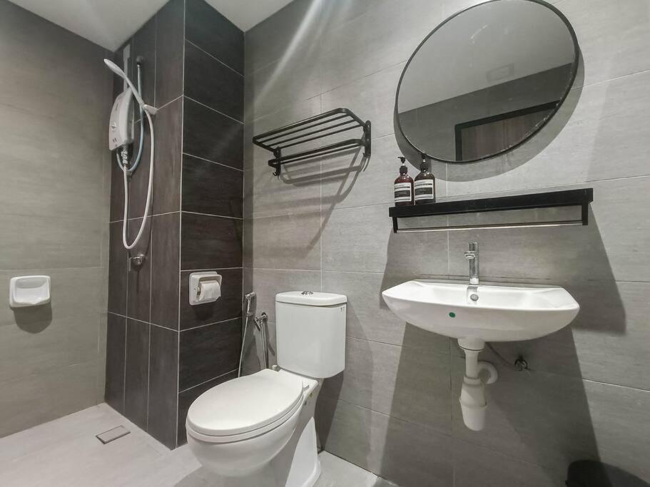 One-Bedroom Apartment - Photo 14