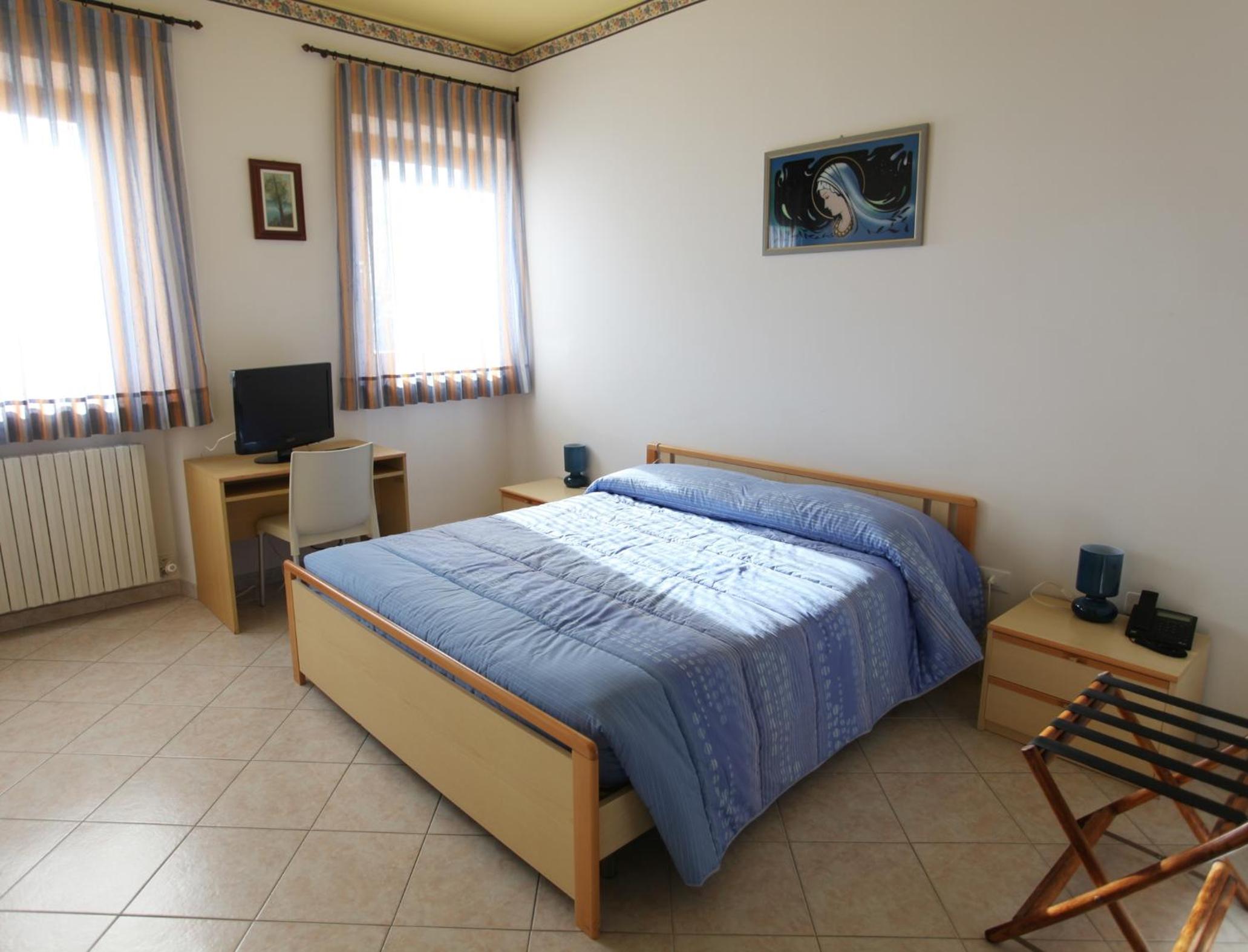 Double Room - Photo 4