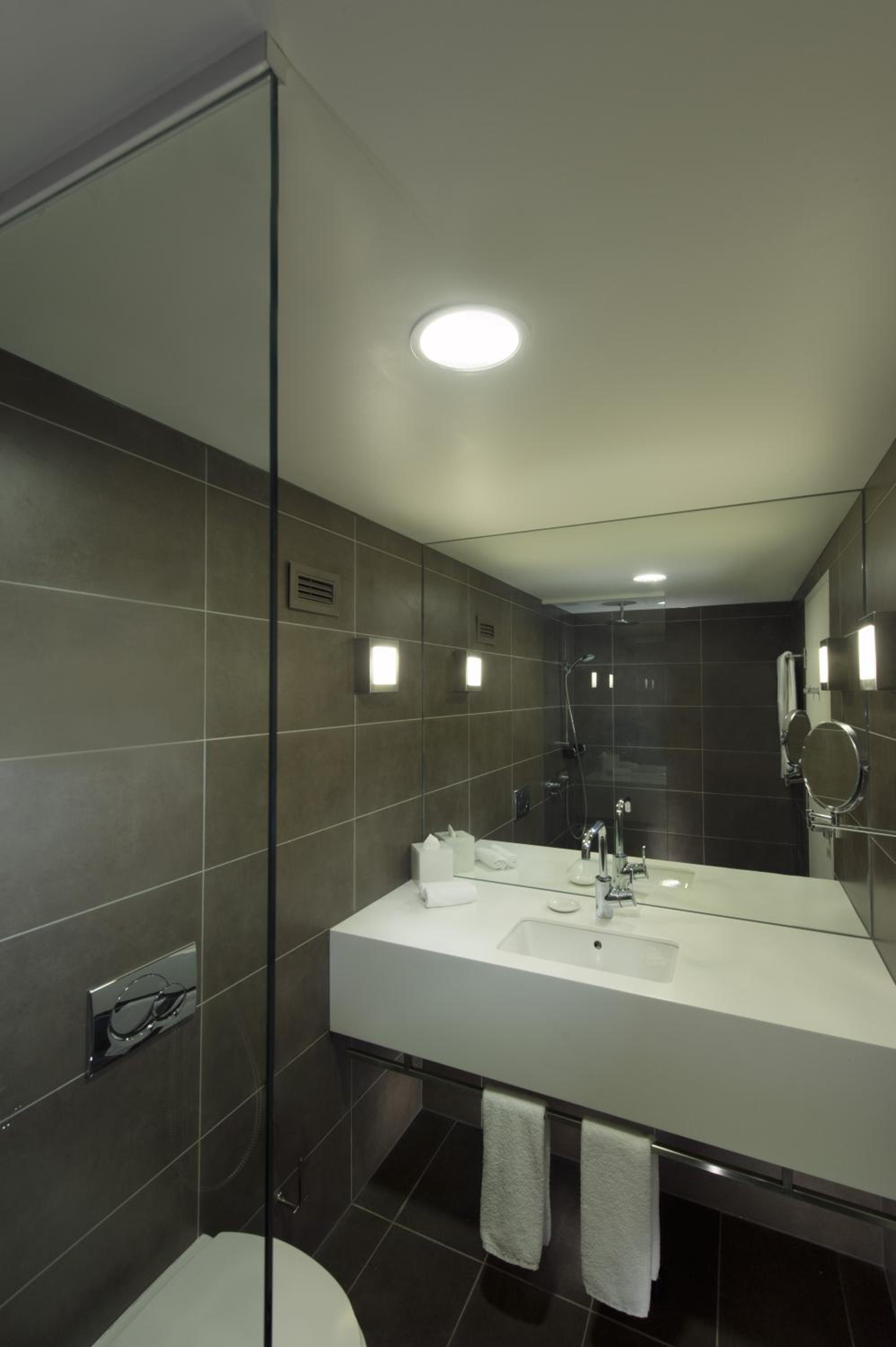 Deluxe King Room - Photo 3