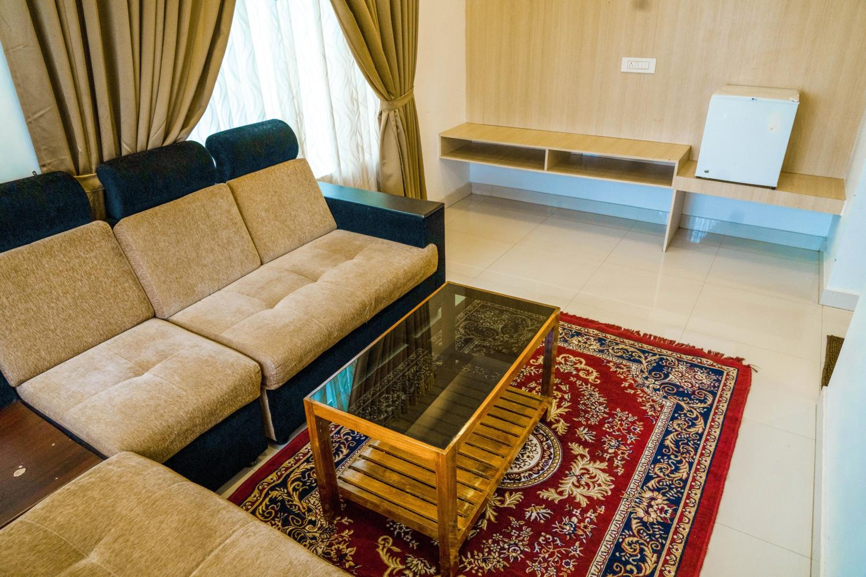 Deluxe King Room - Photo 6