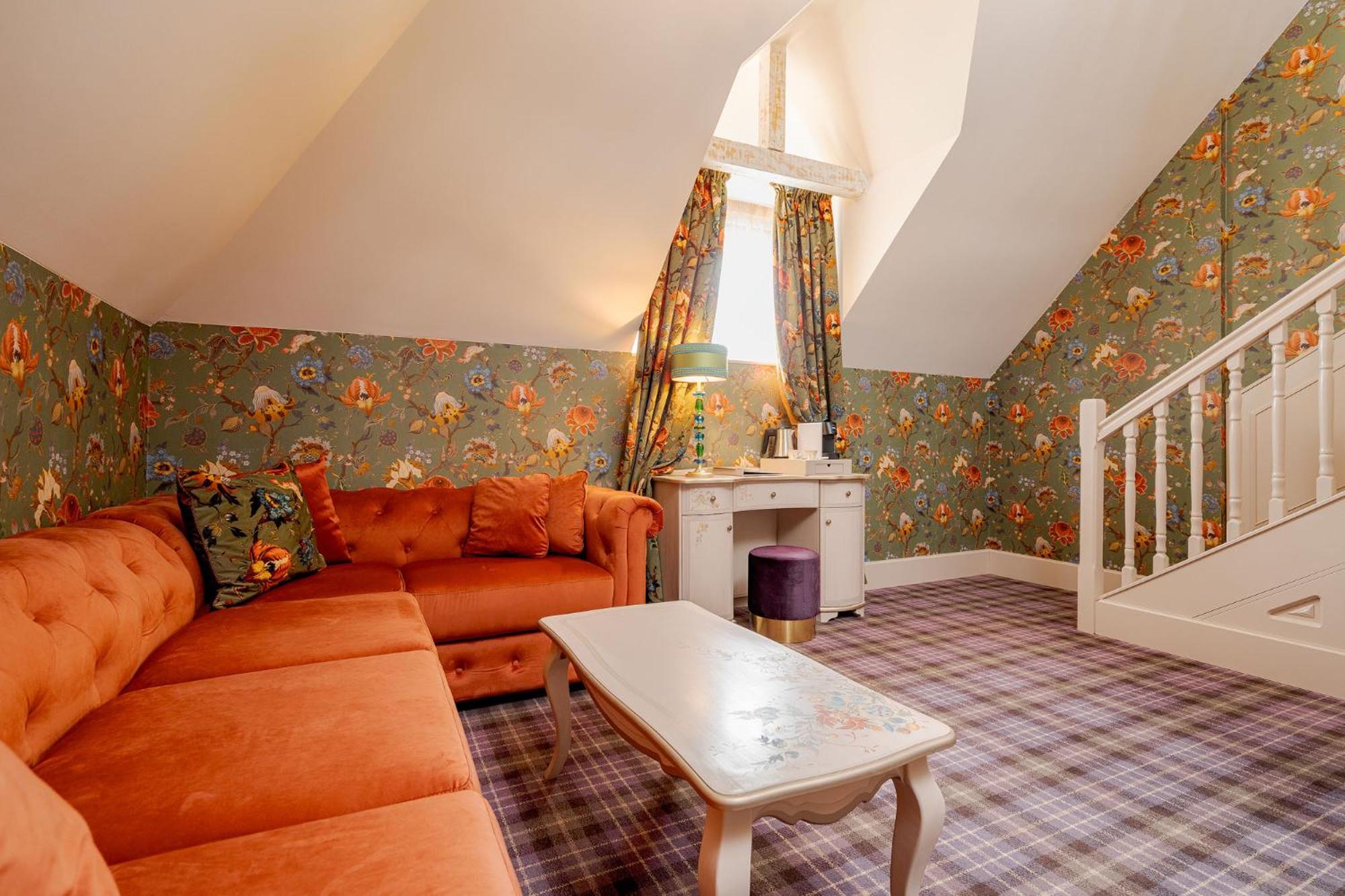 Suite - Photo 10