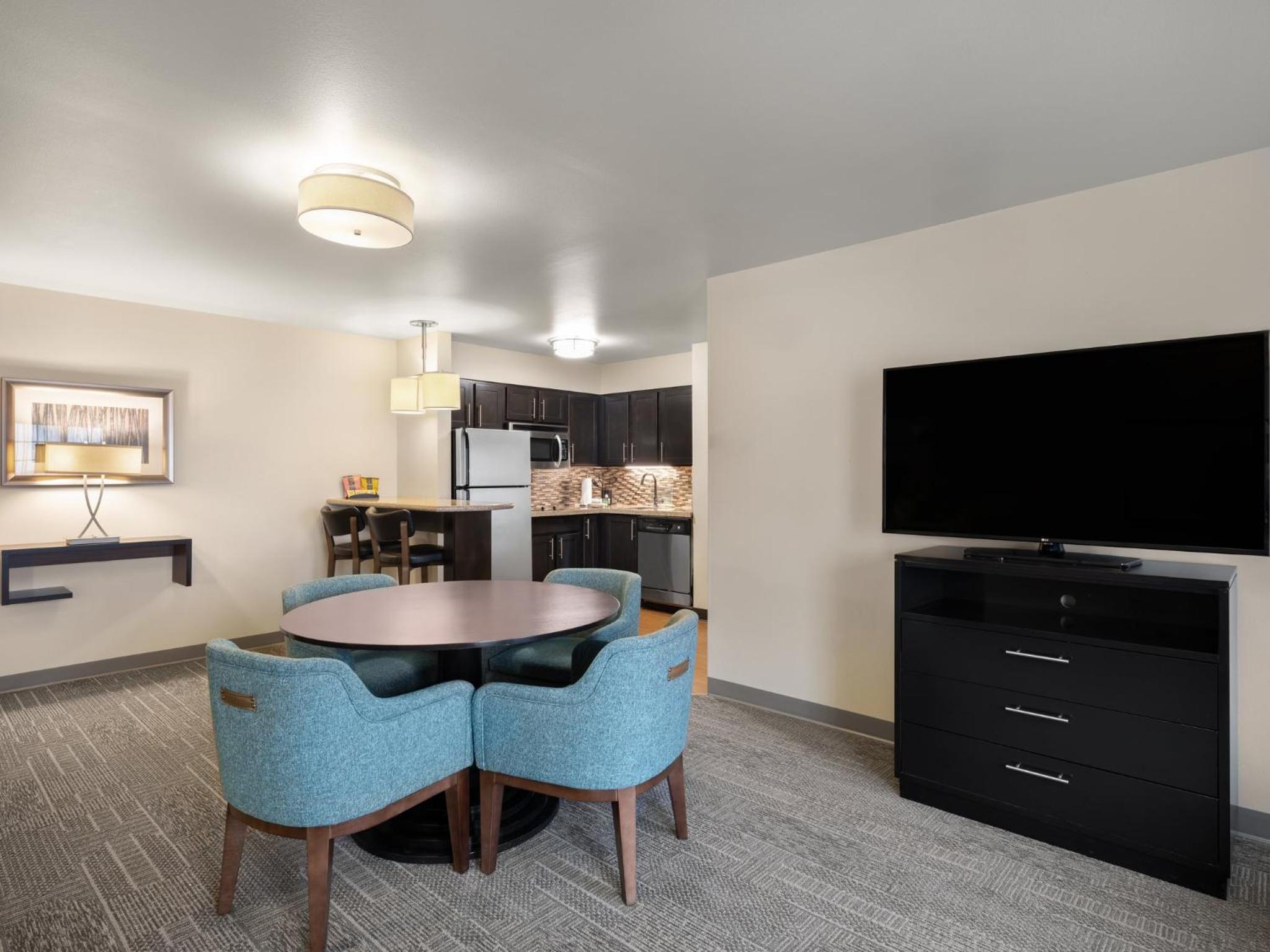 One-Bedroom King Suite