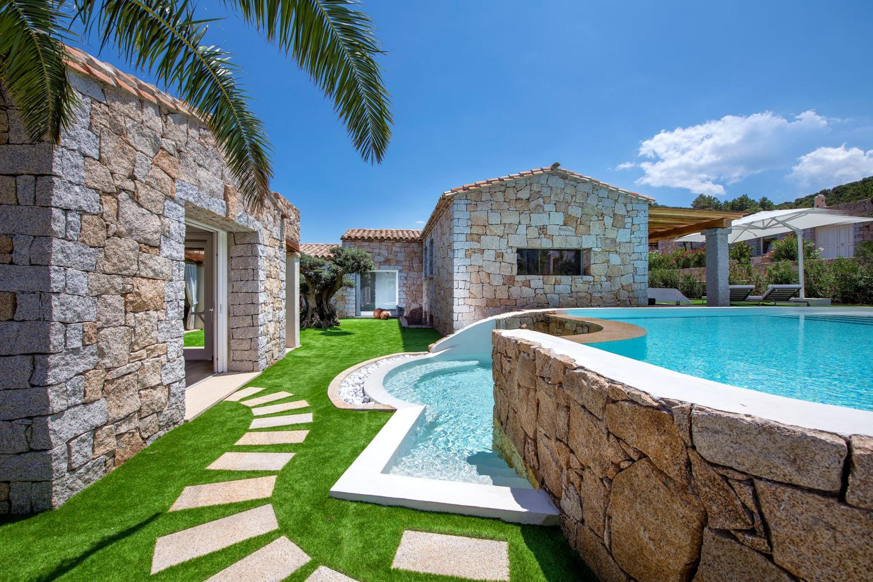 Villa photo 2