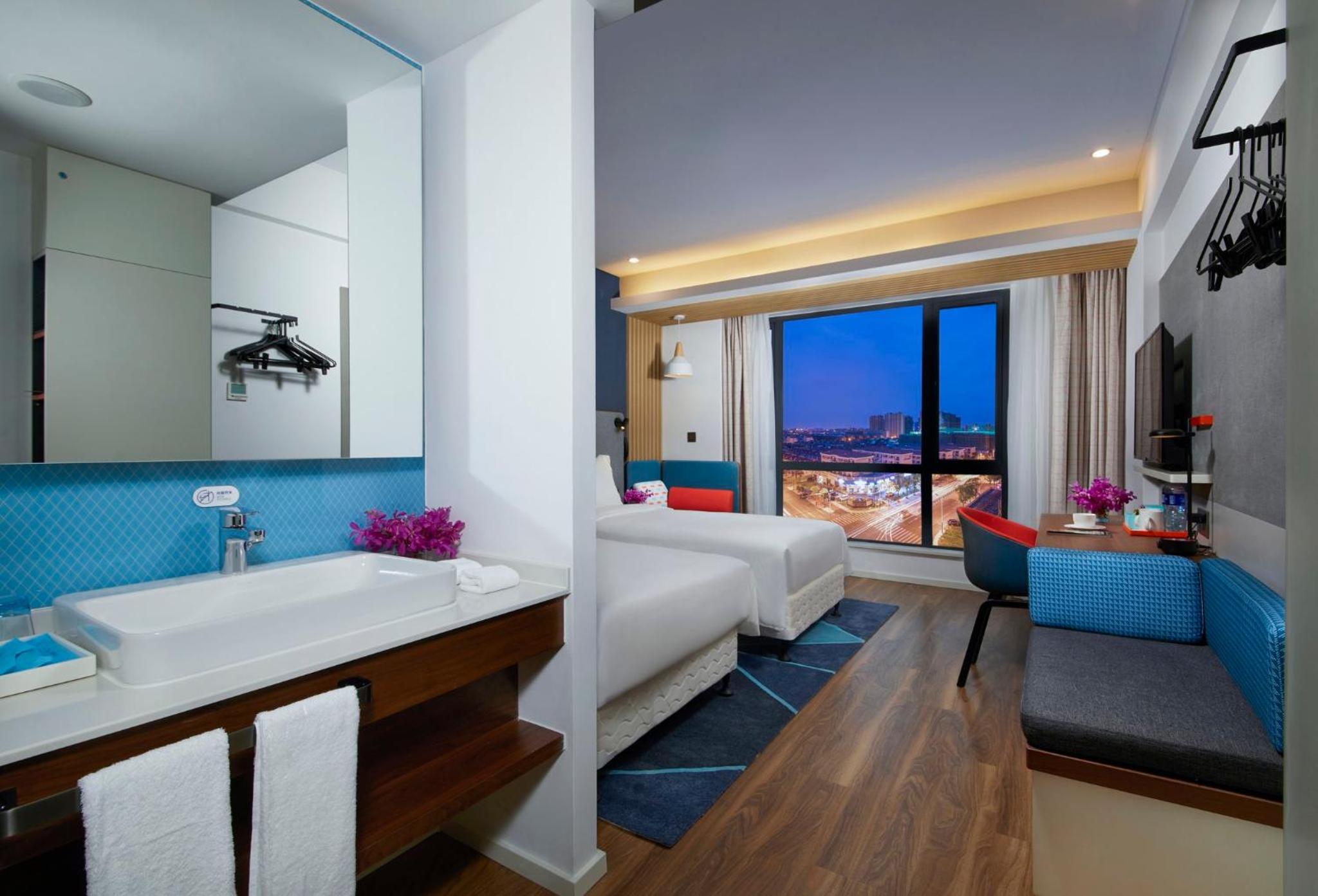 High Floor Standard Twin Room
