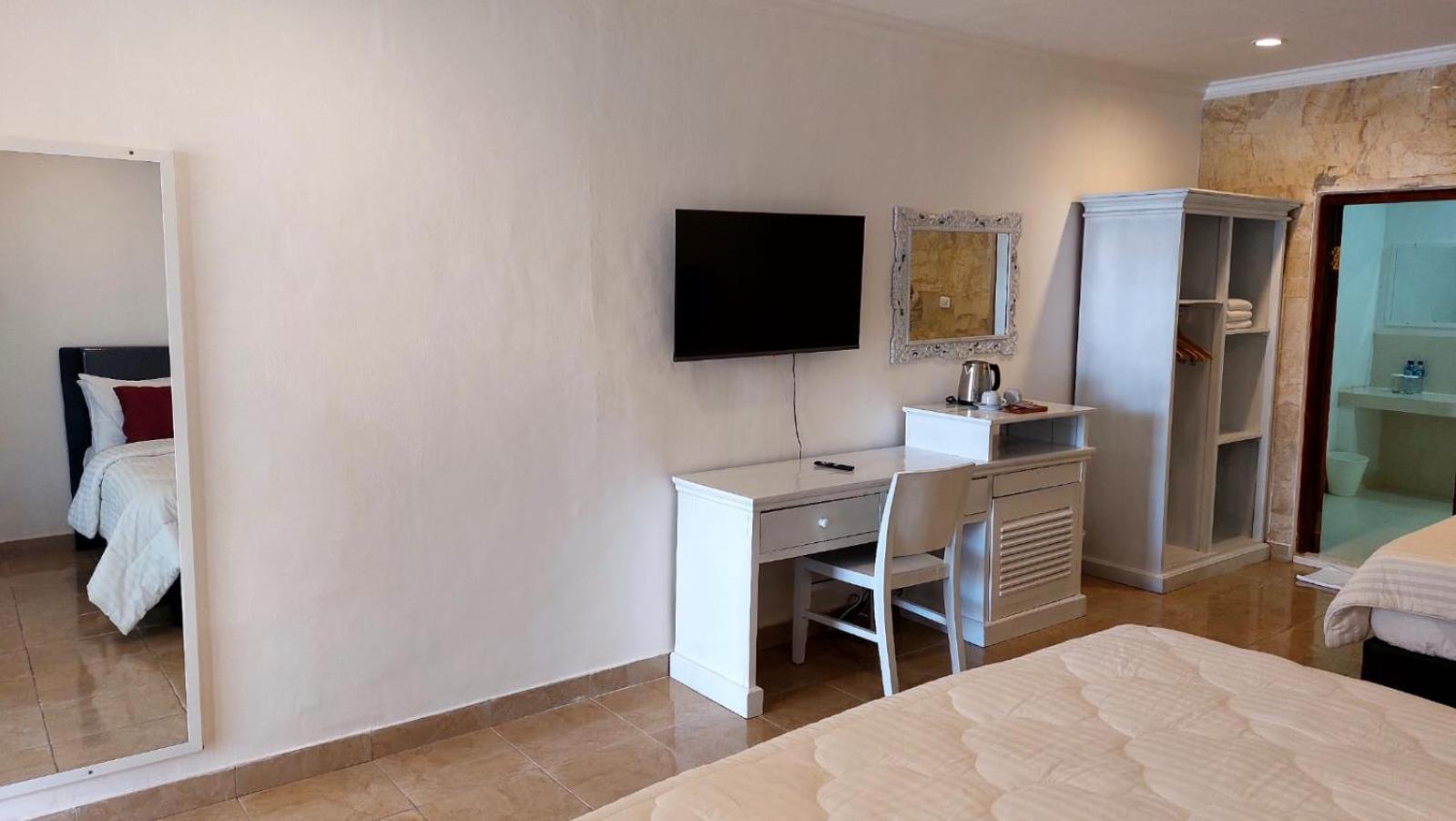 Suite - Photo 1