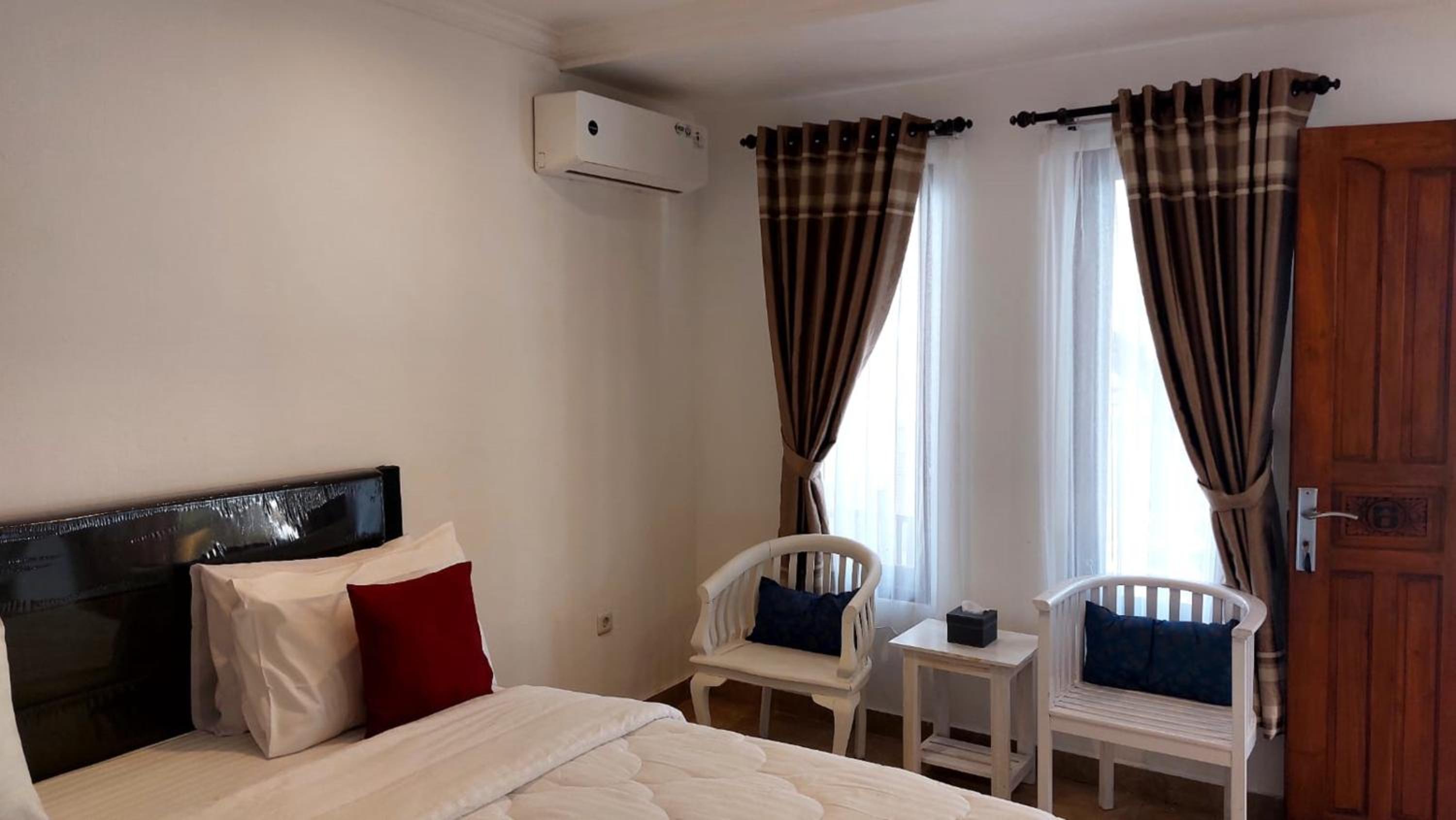 Suite - Photo 10