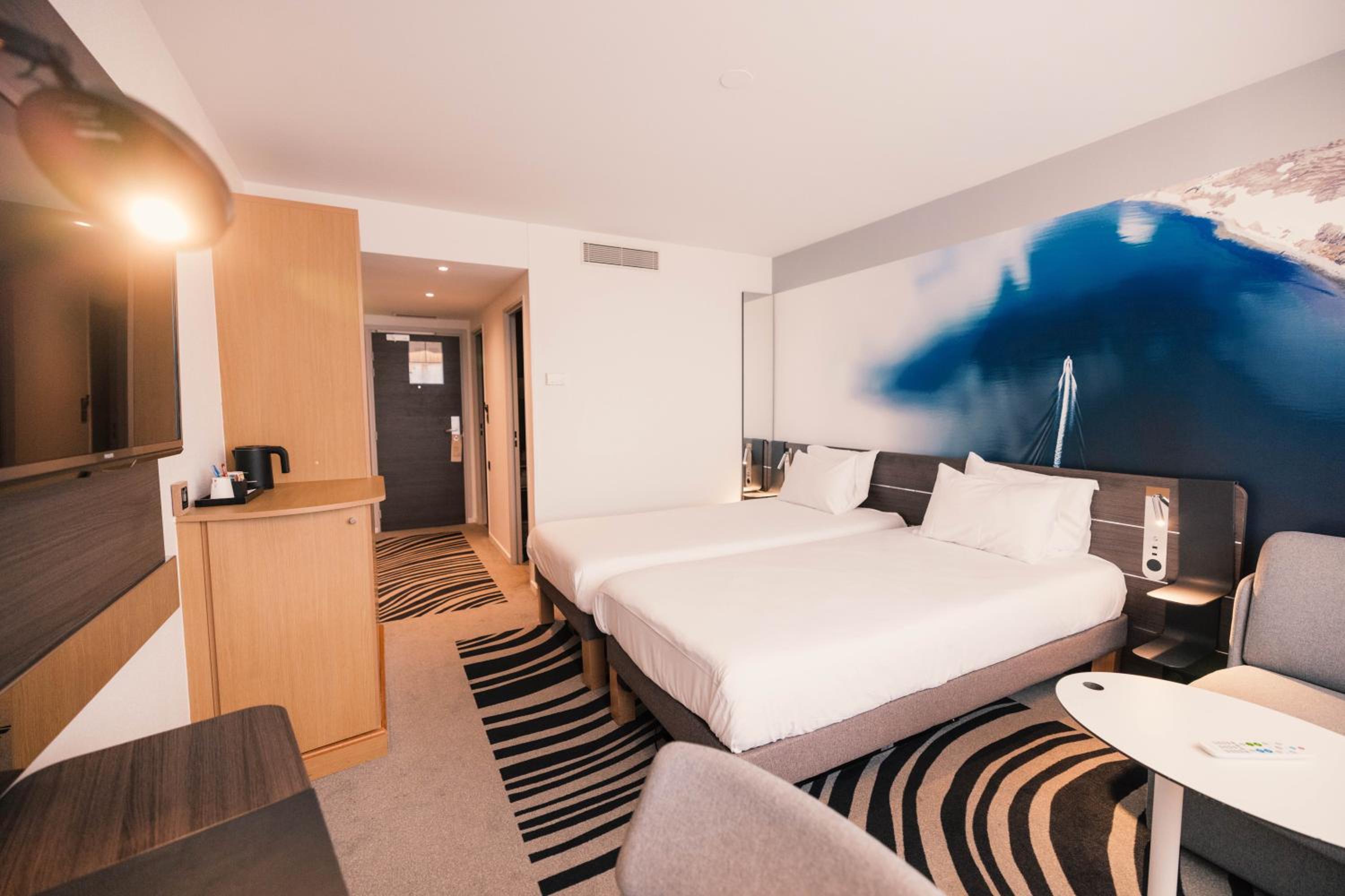 Classic Room -  Twin beds and One Sofa - Photo 1