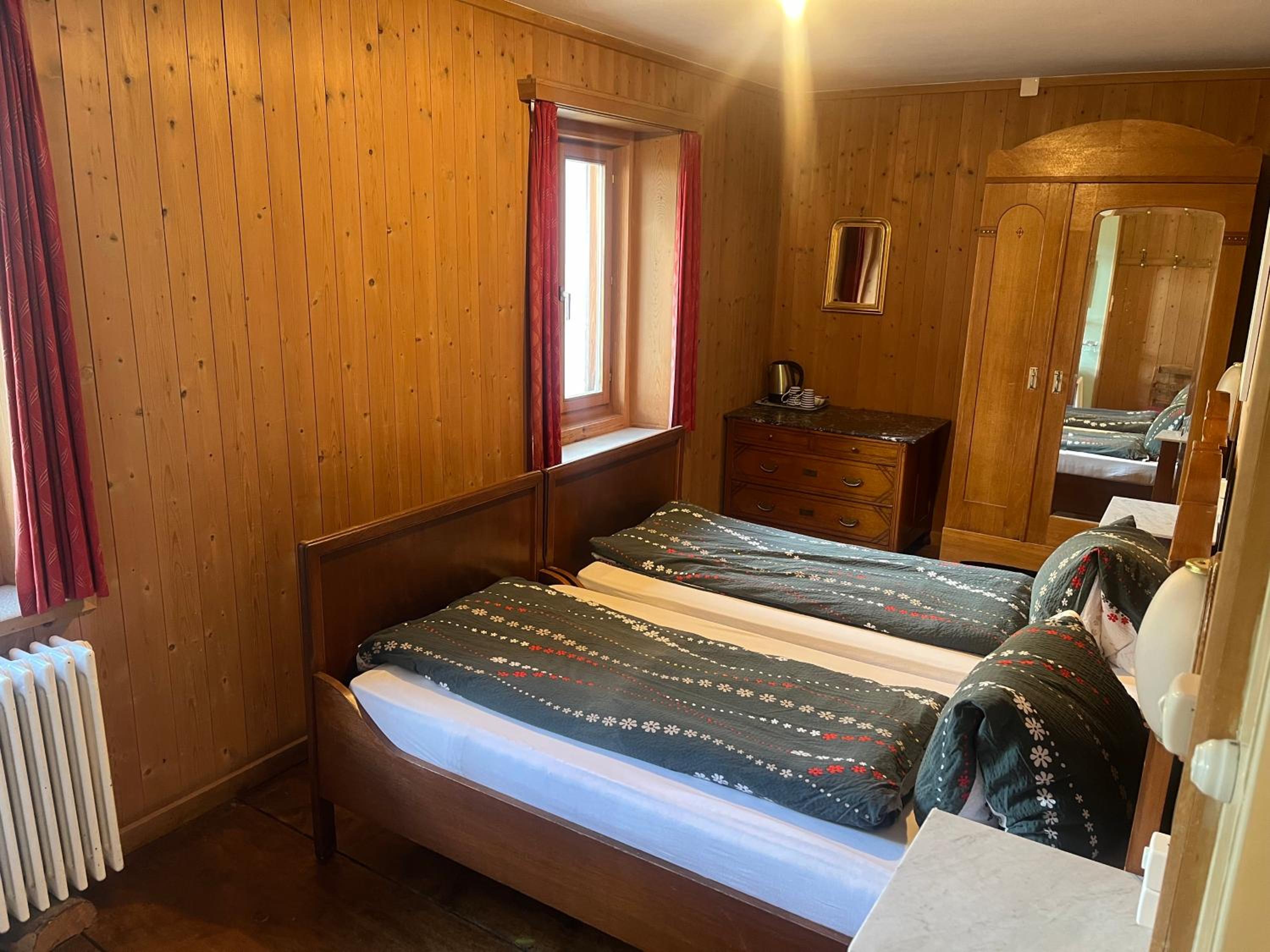 Double Room with Shared Bathroom photo 2