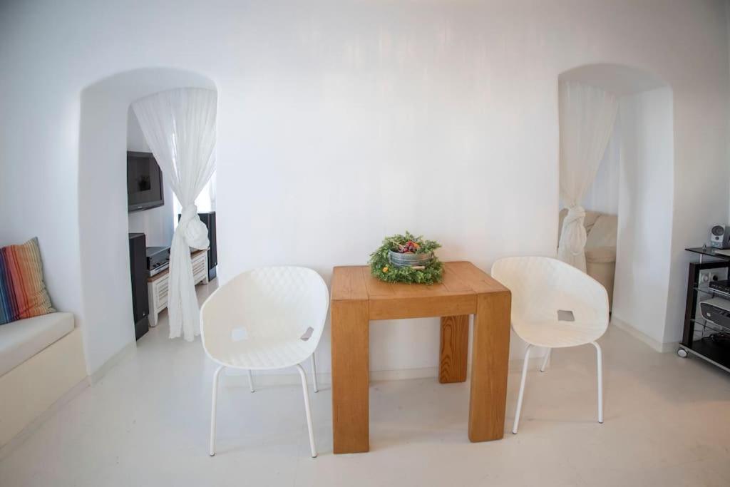 Two-Bedroom Apartment photo 2