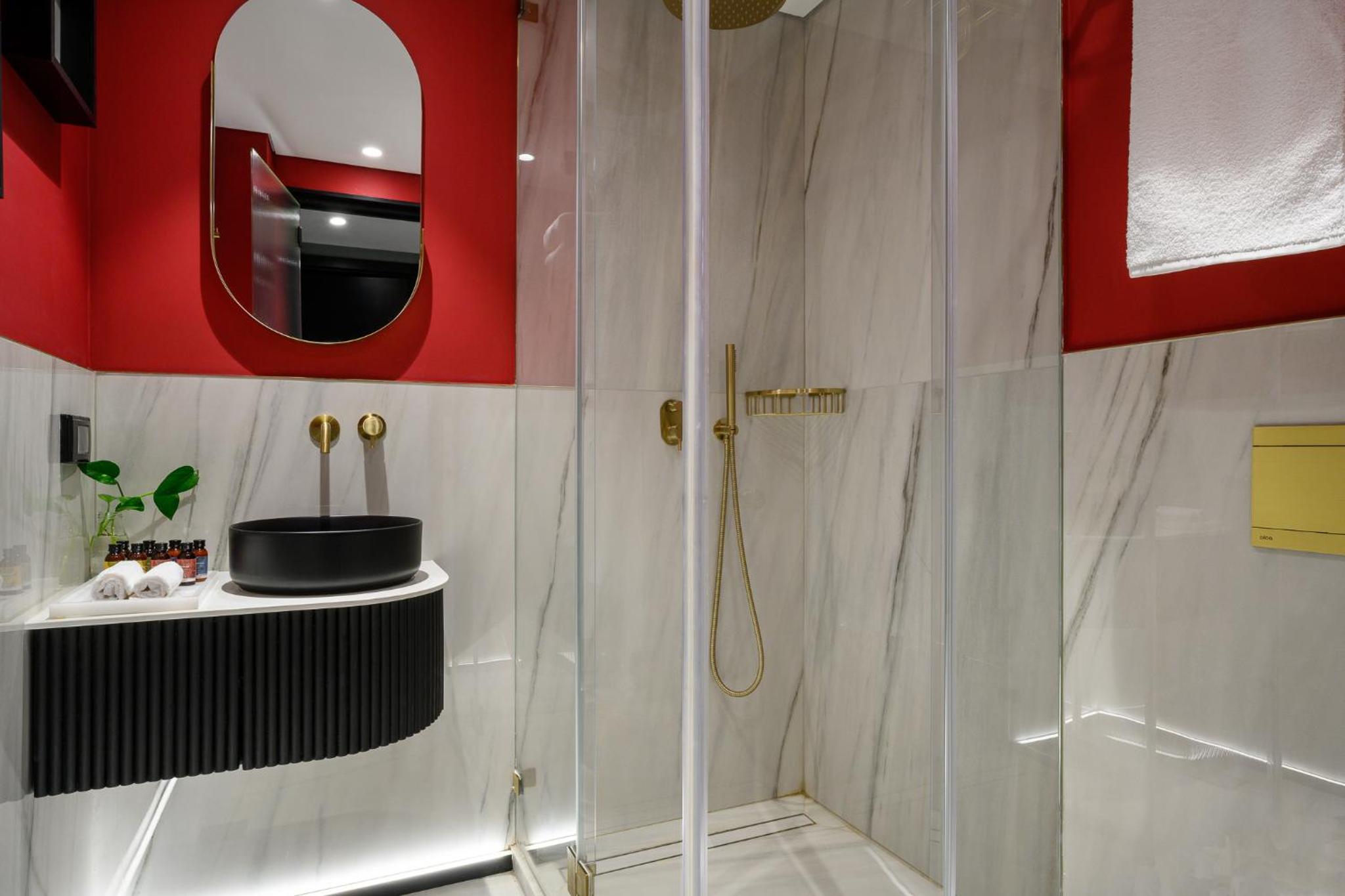 Deluxe Double or Twin Room with City View - Photo 2