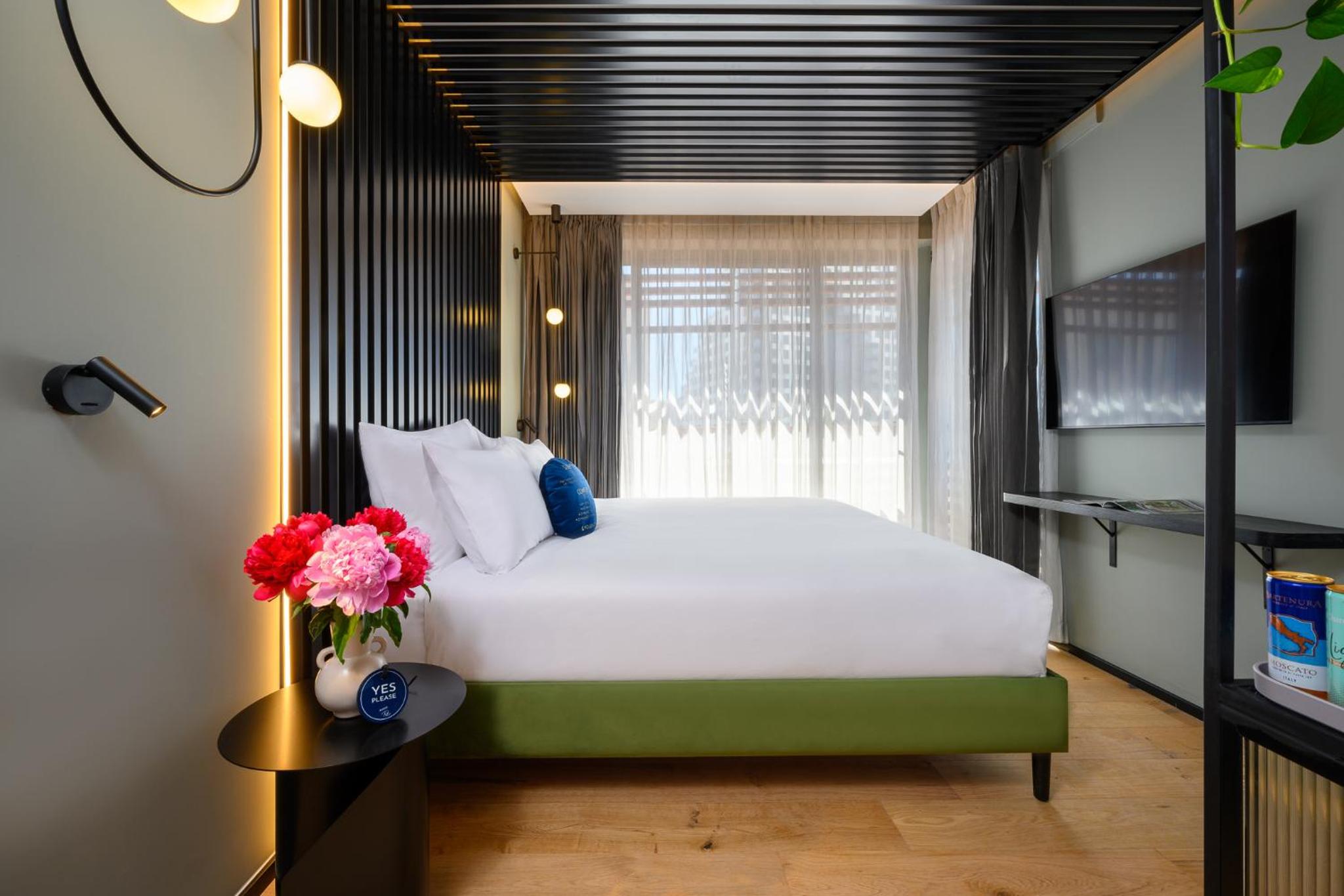 Deluxe Double or Twin Room with City View - Photo 1