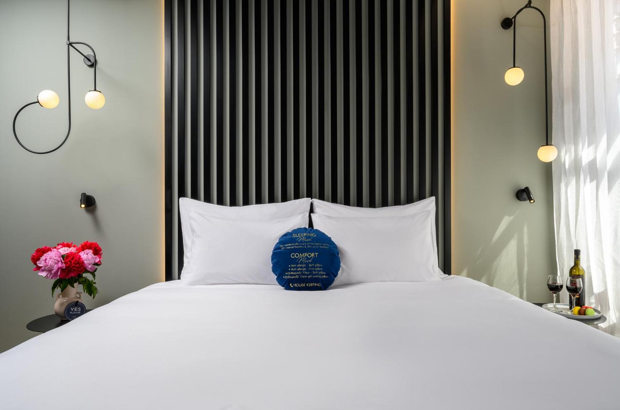 Deluxe Double or Twin Room with City View - Photo 3