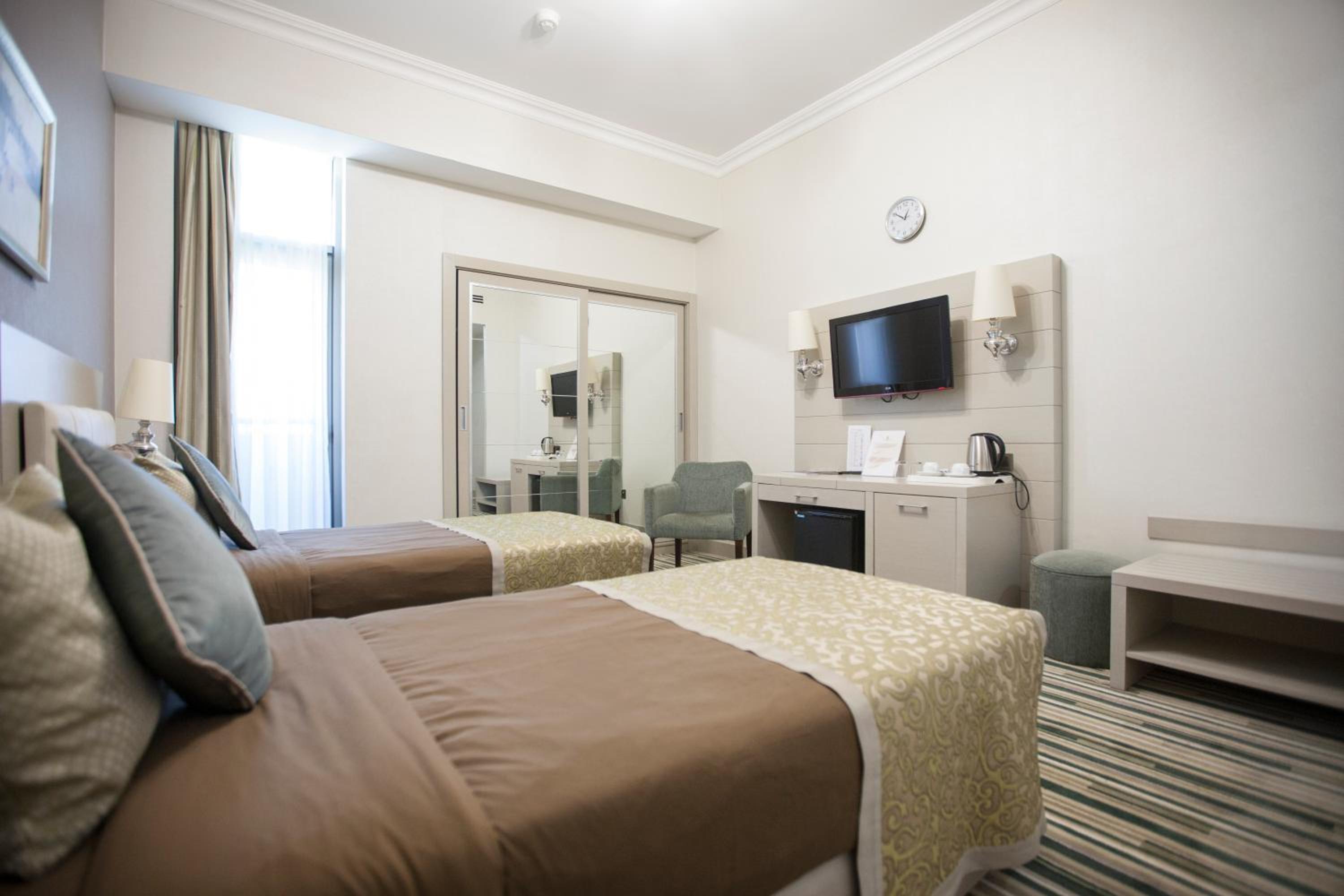 Standard Twin Room photo 3