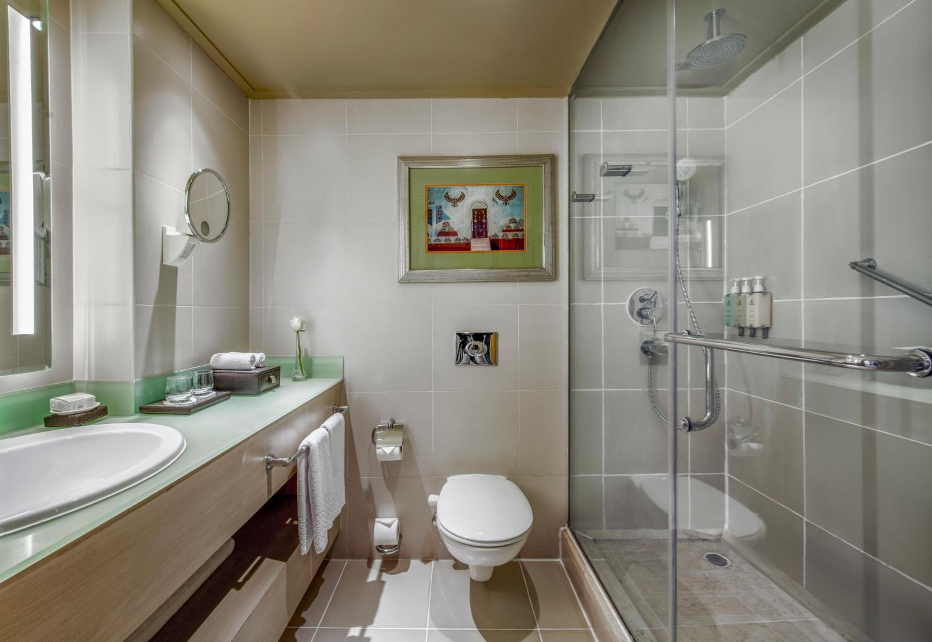 Premium King Room on High Floor with Partial Nile View