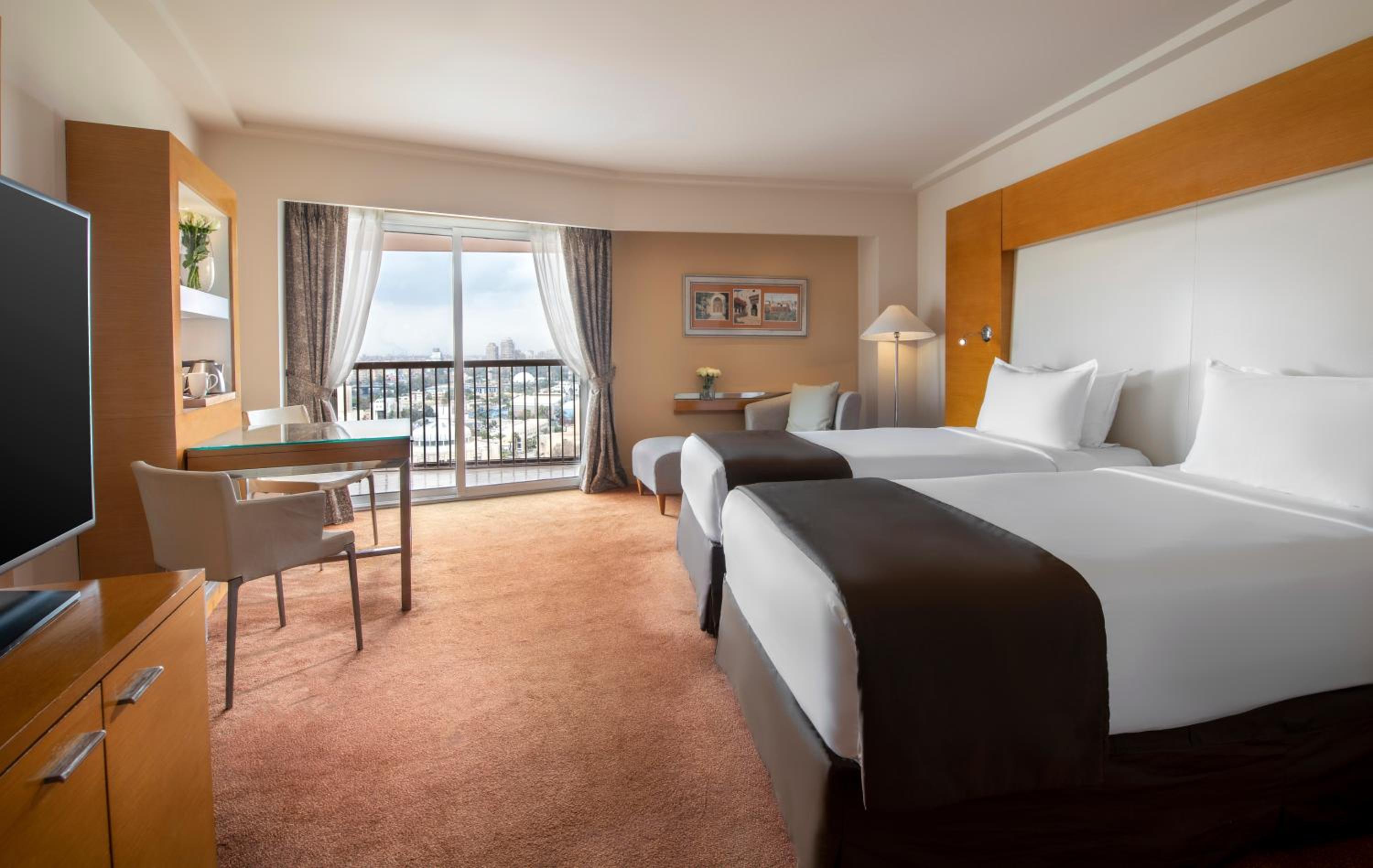 Premium Twin room with Partial Nile View