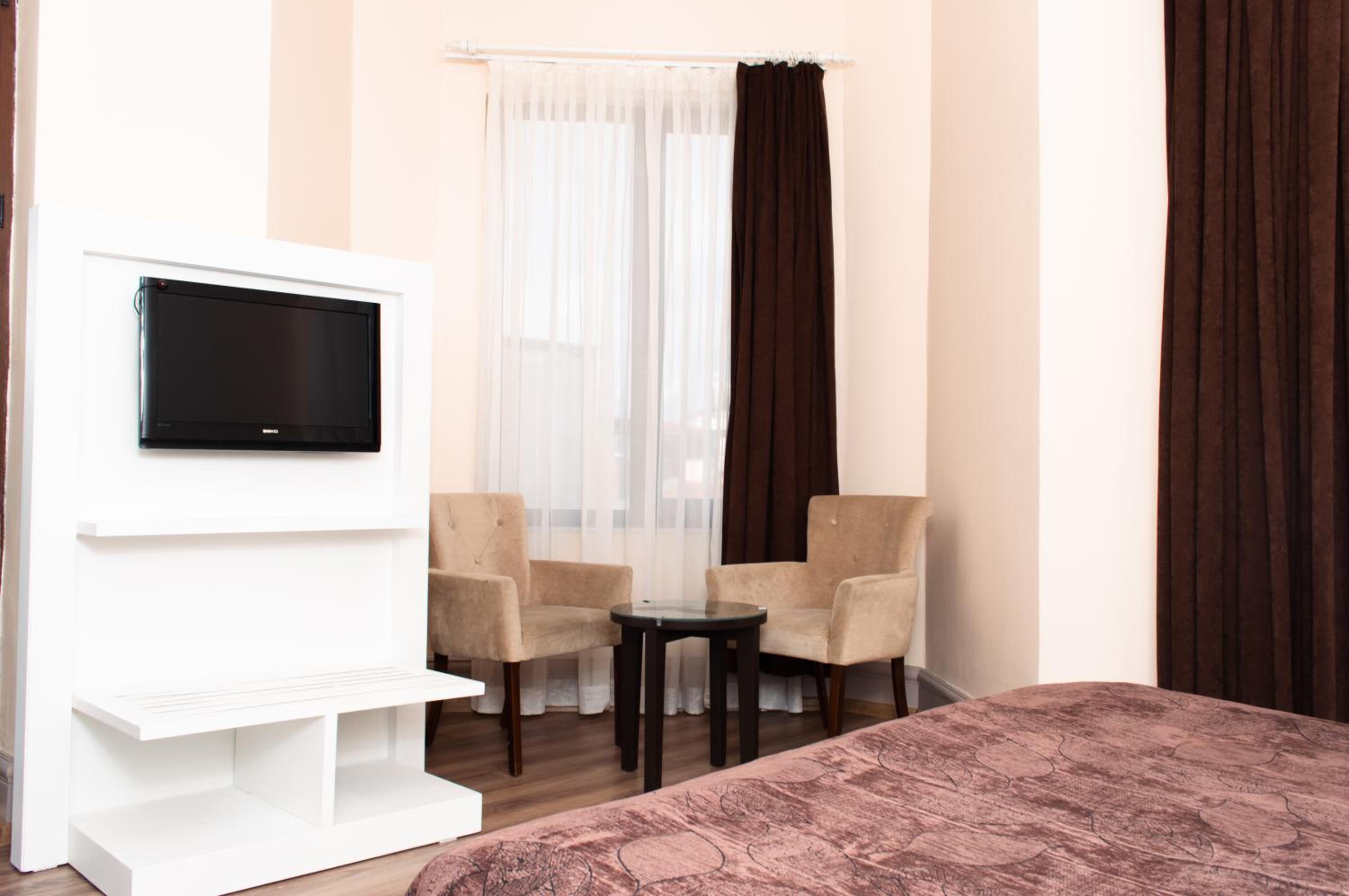 Deluxe Family Room photo 1