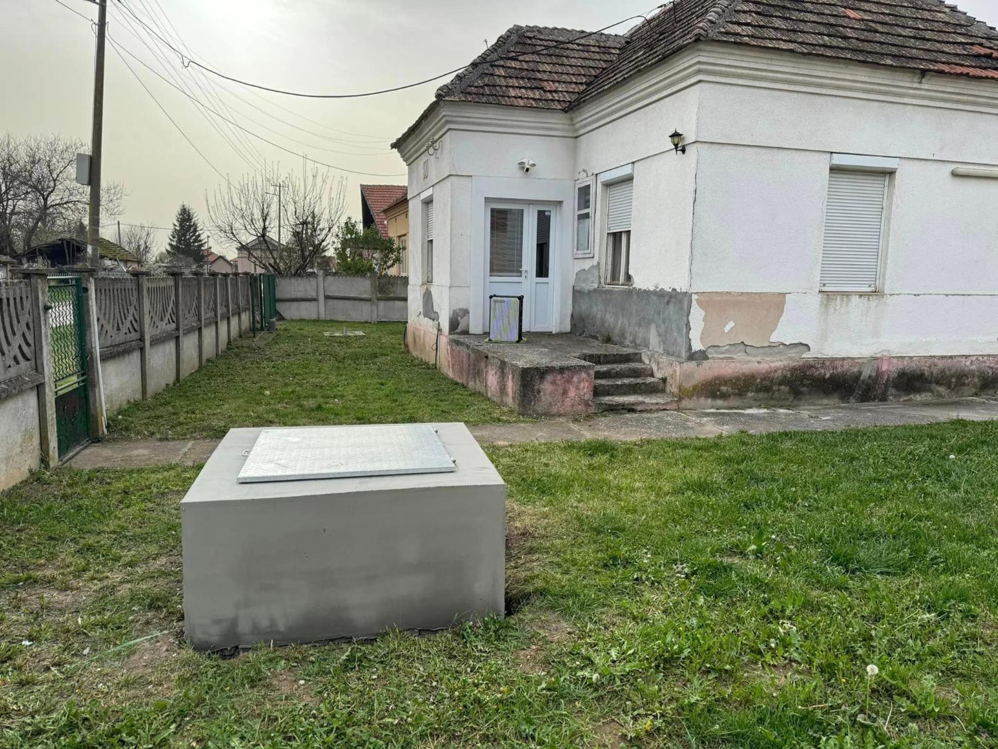 One-Bedroom House photo 1