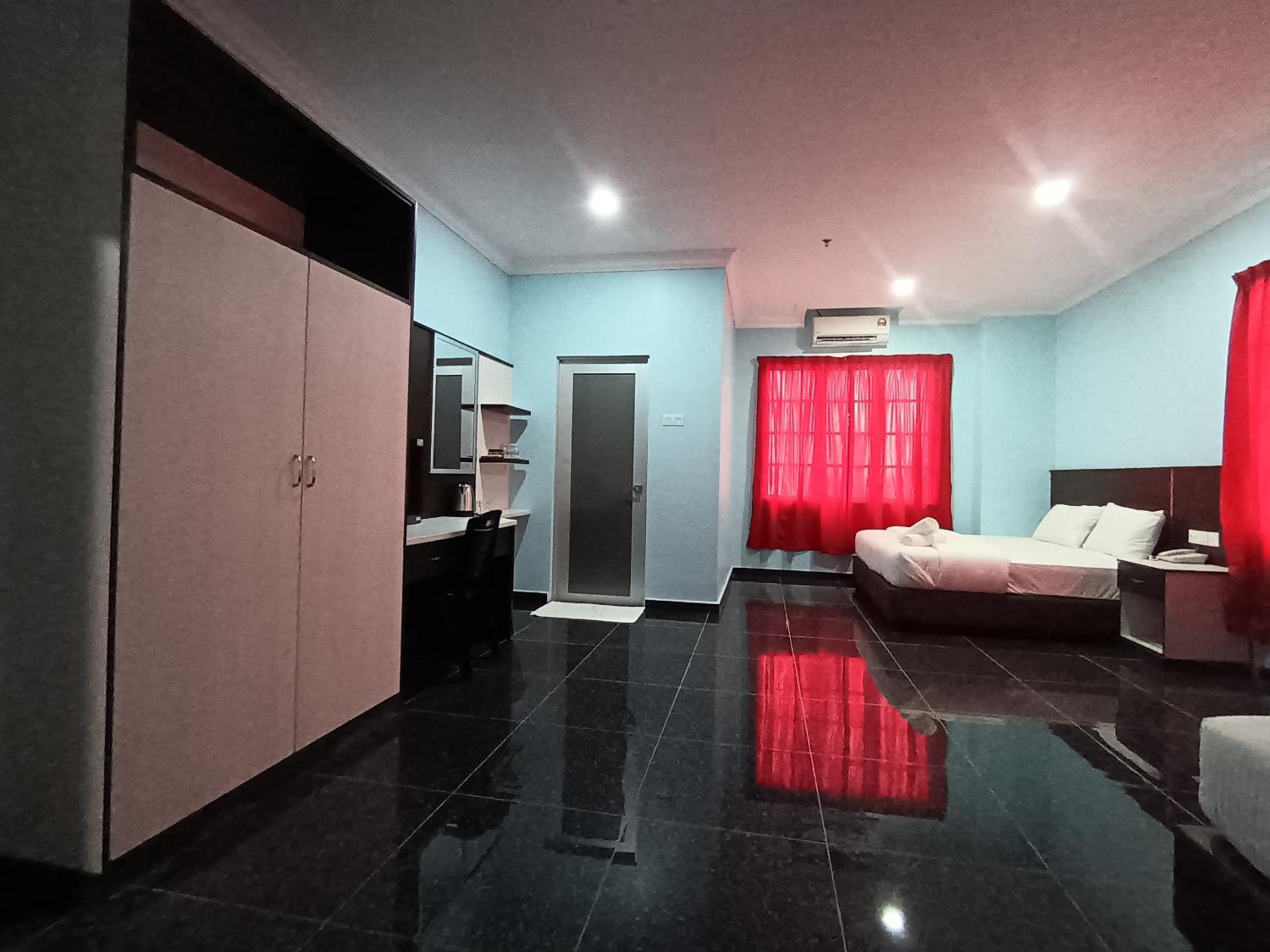 Family Room - Photo 9