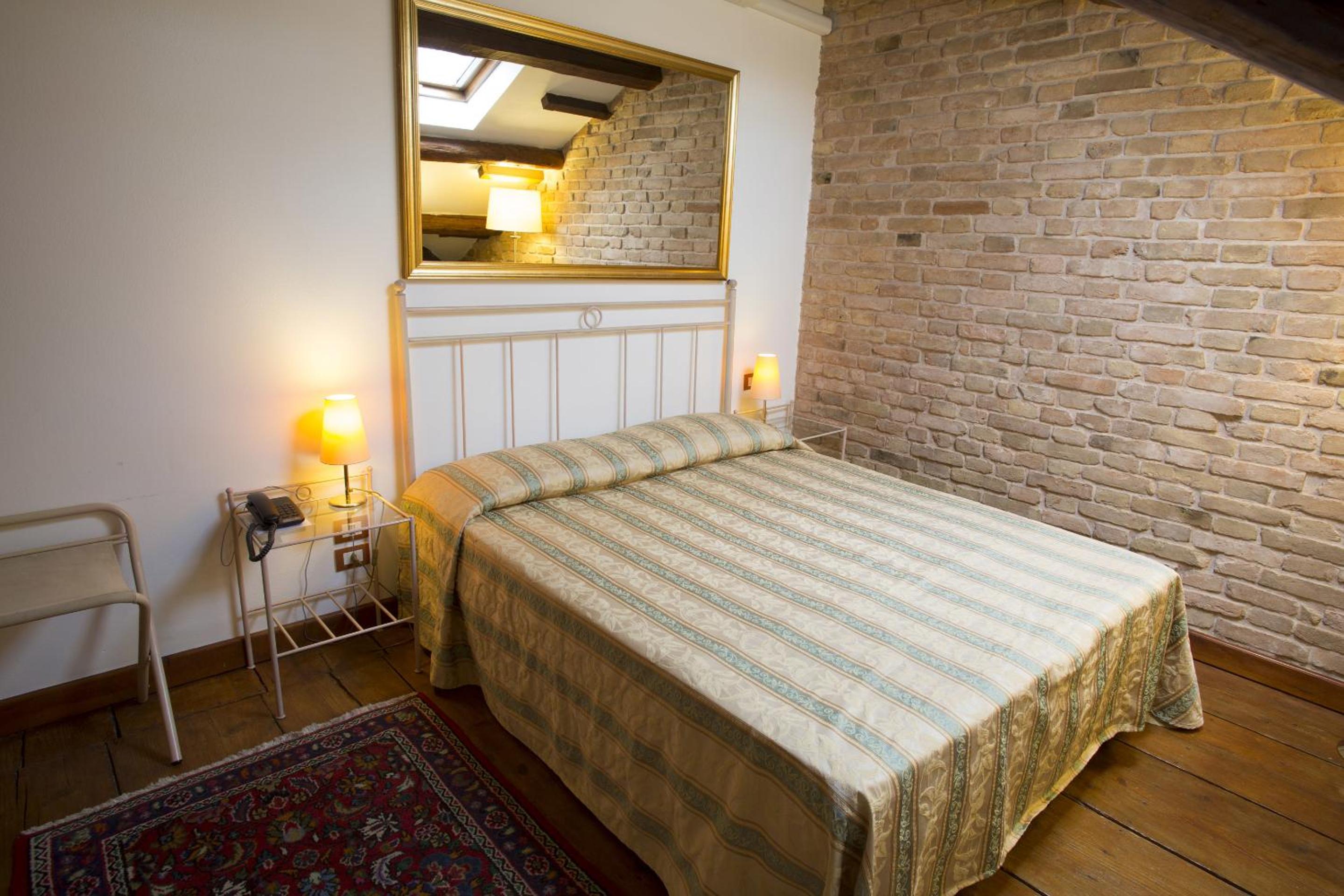Attic Double or Twin Room photo 2