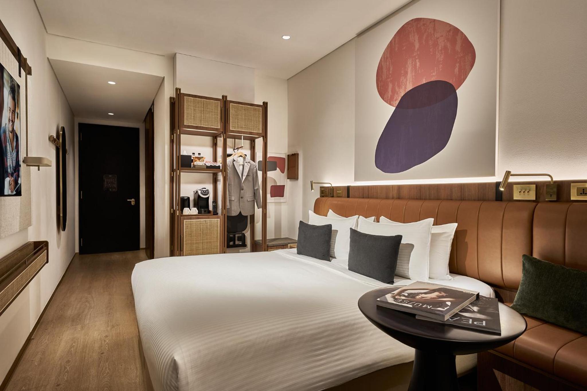 Deluxe King Room photo 2