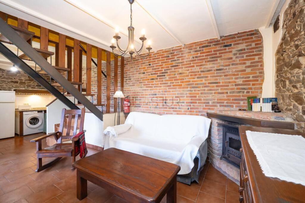 Two-Bedroom House photo 3