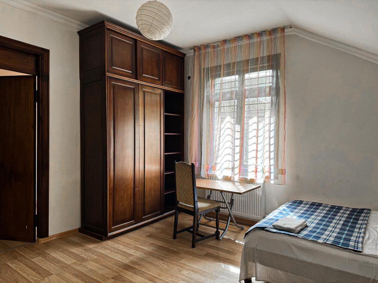 Triple Room With Shared Bathroom photo 2