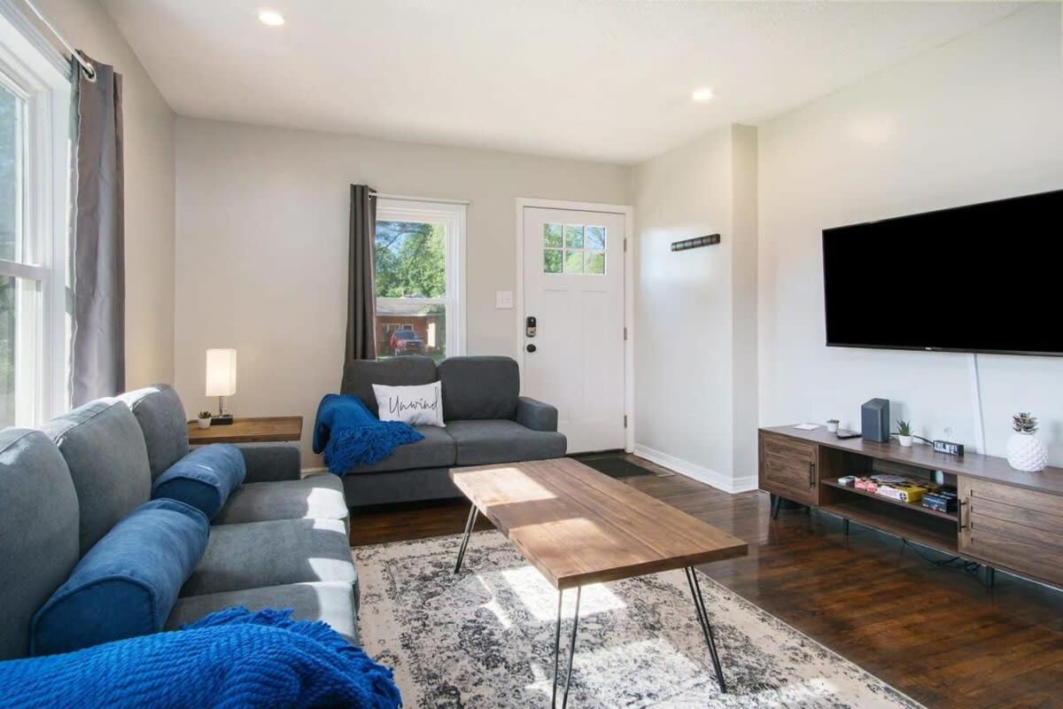 Family Room photo 2