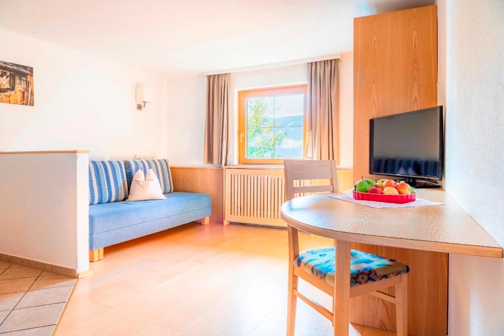 One-Bedroom Apartment with Garden View