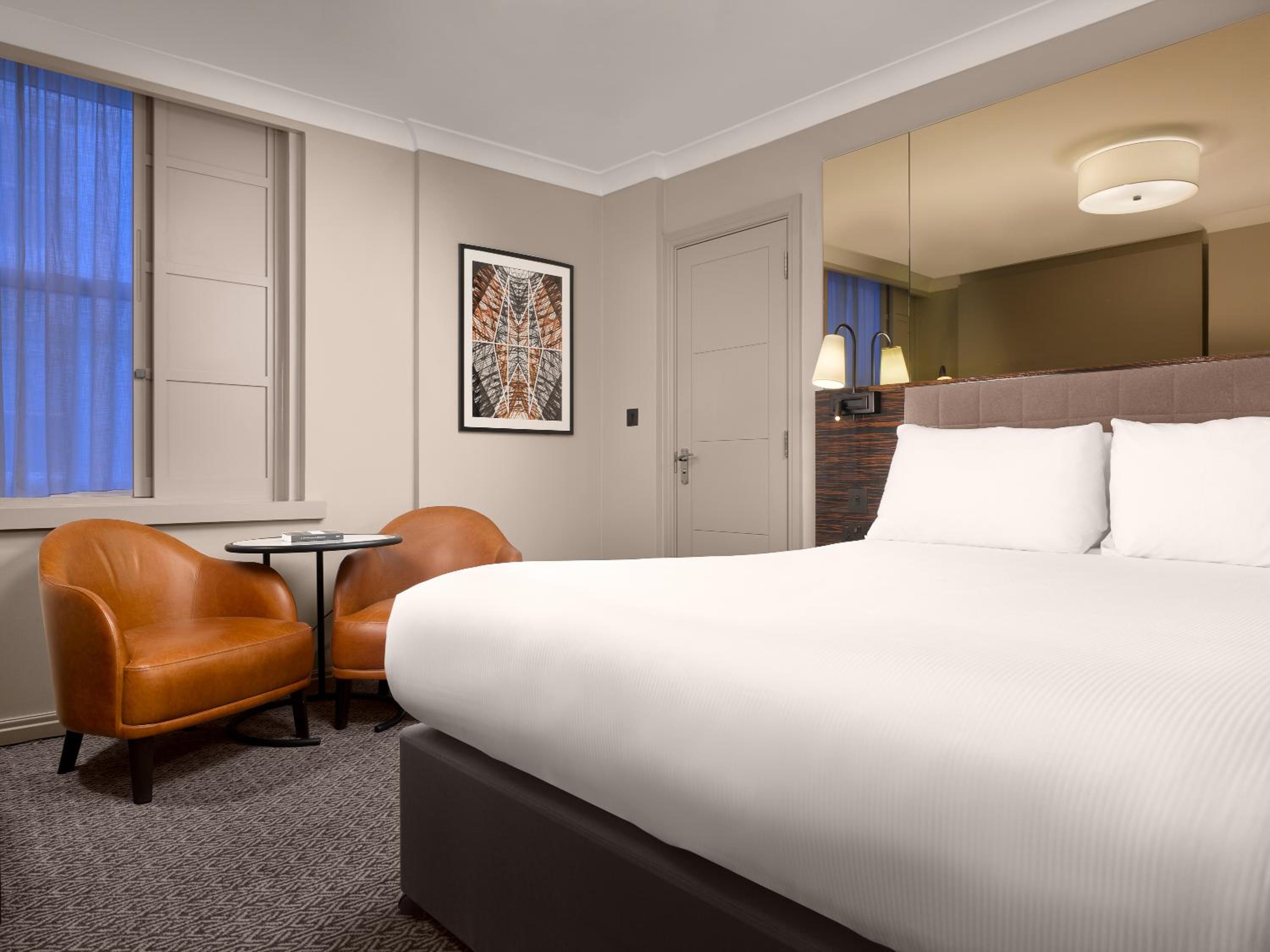 Deluxe Double Room thumbnail 5