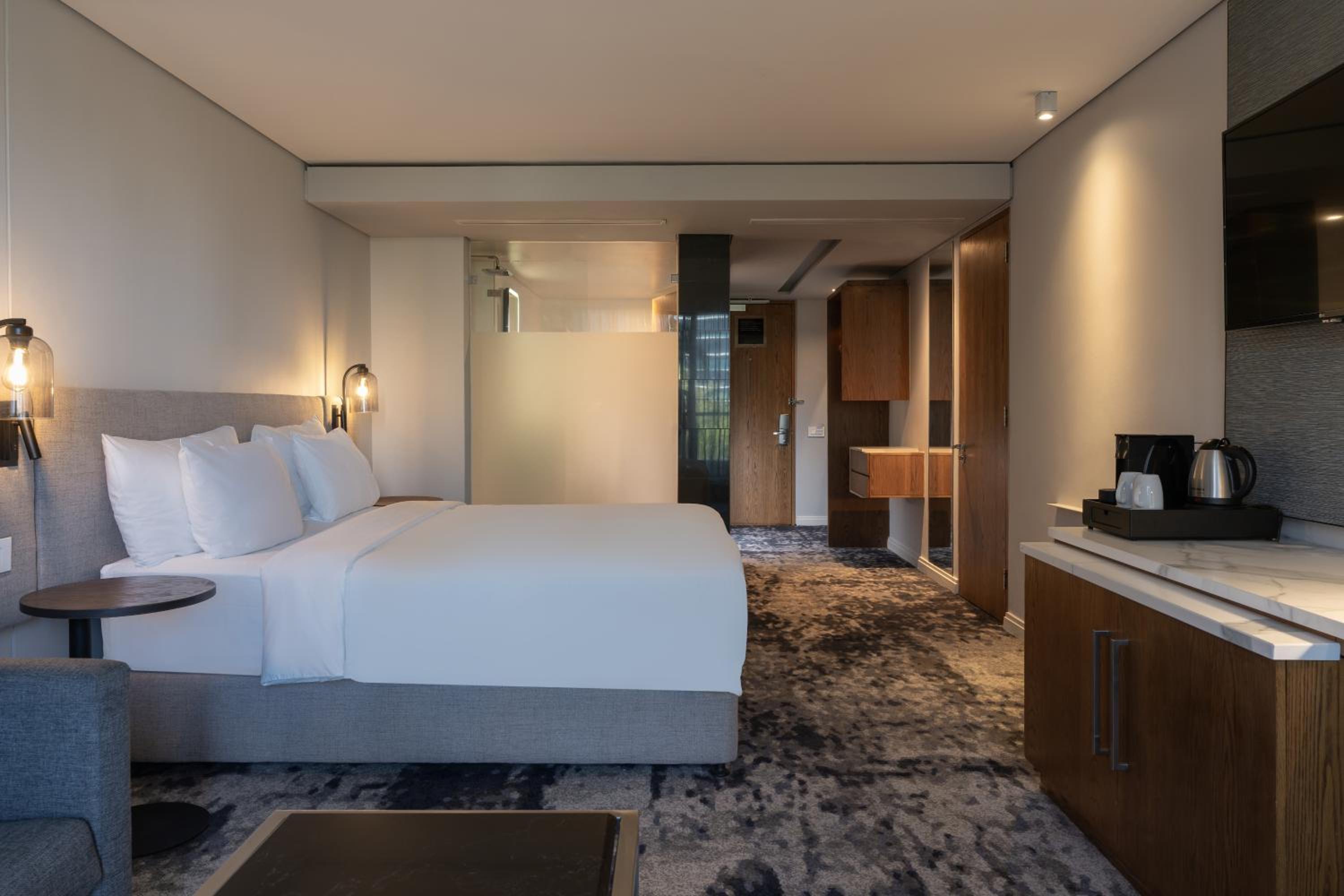 Junior Suite with Balcony and Mountain View - Photo 4