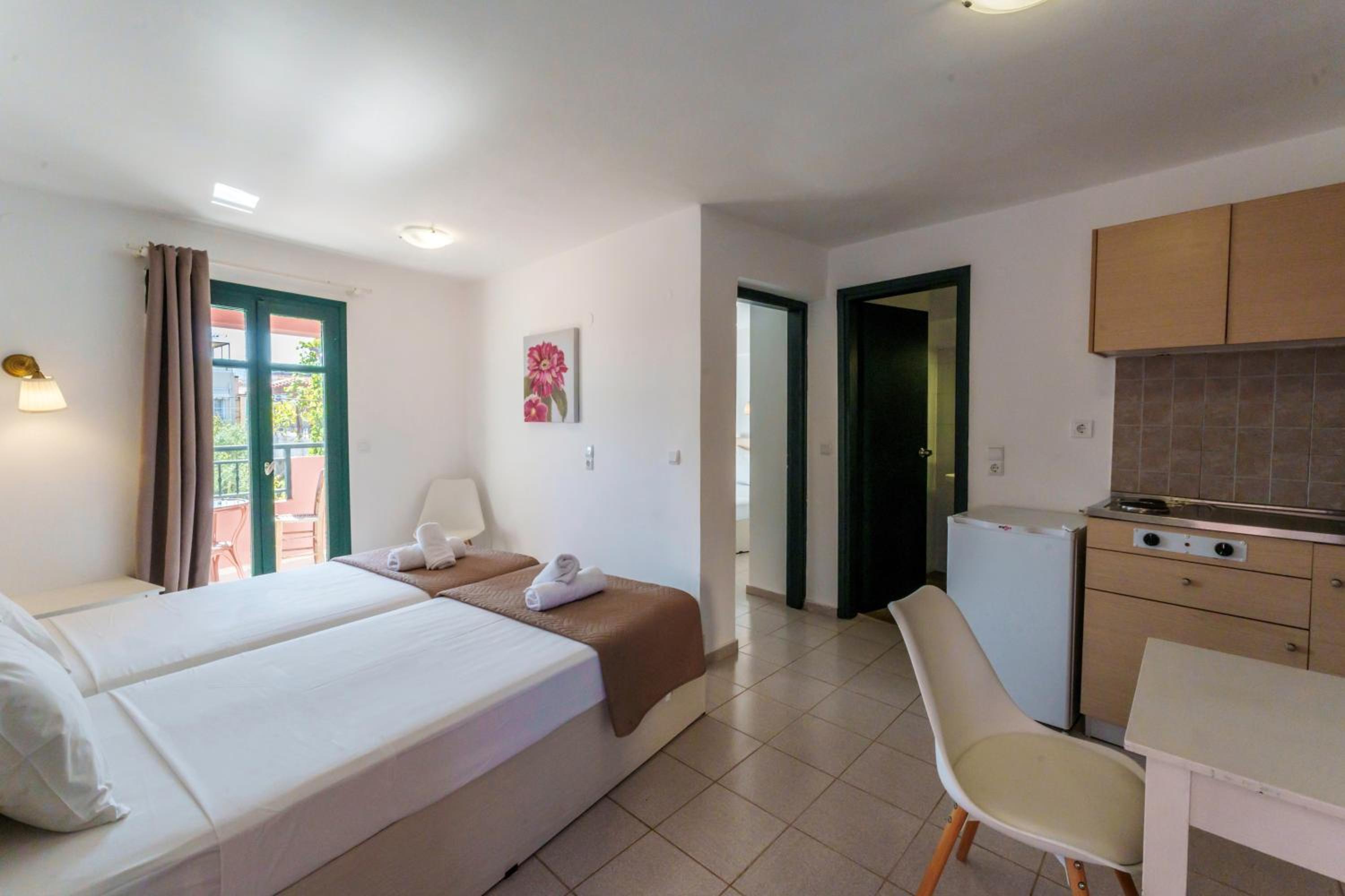 One-Bedroom Apartment (3 Adults)