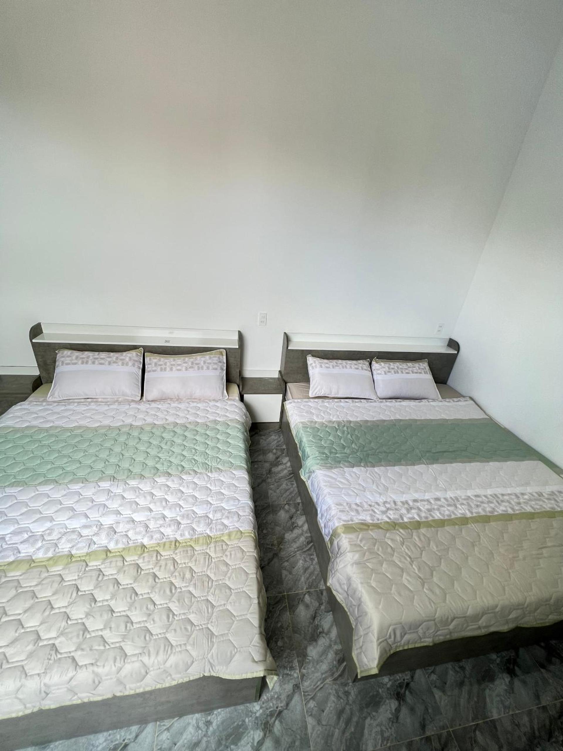 Standard Queen Room With Two Queen Beds photo 3
