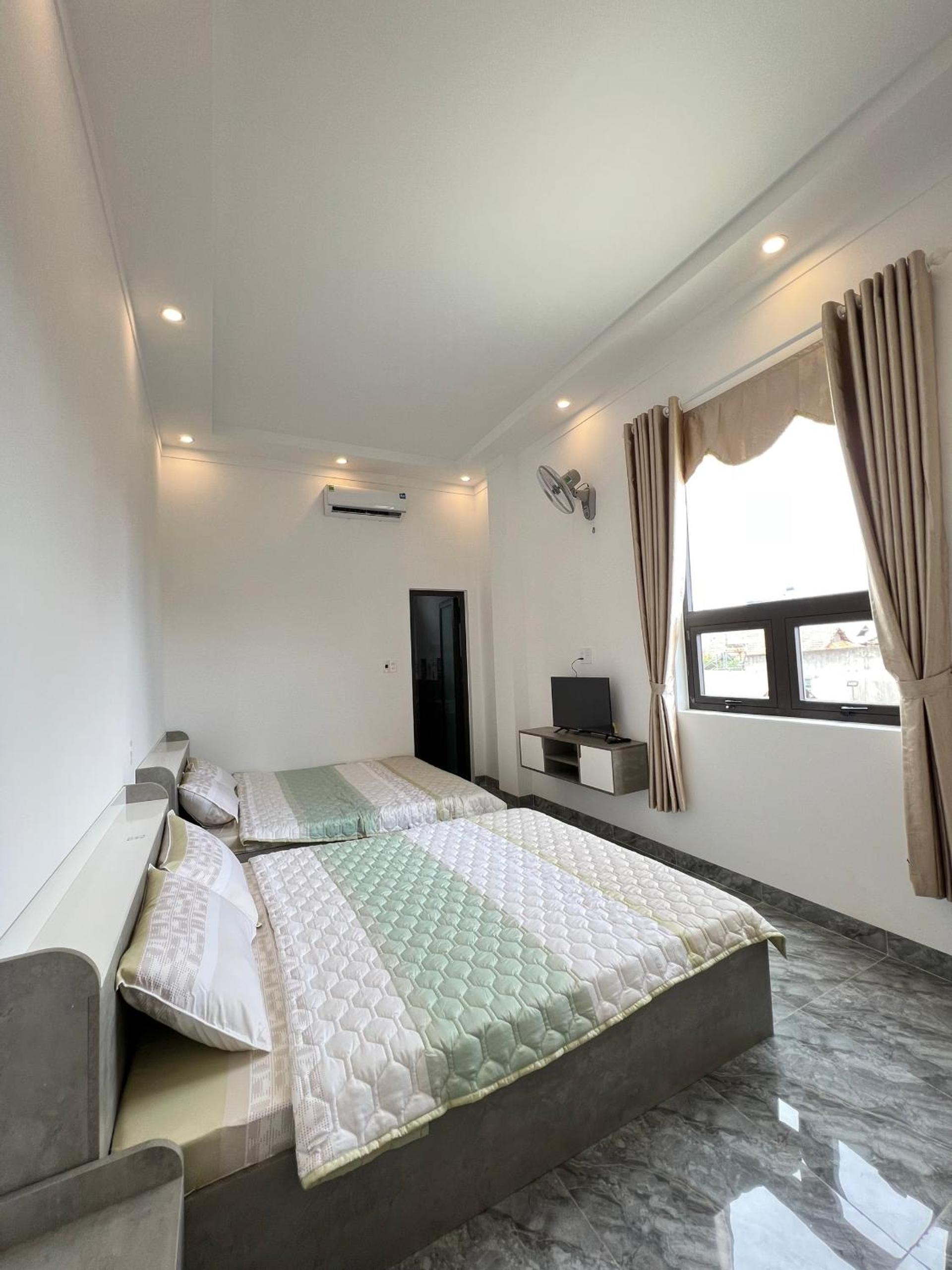 Standard Queen Room With Two Queen Beds photo 2