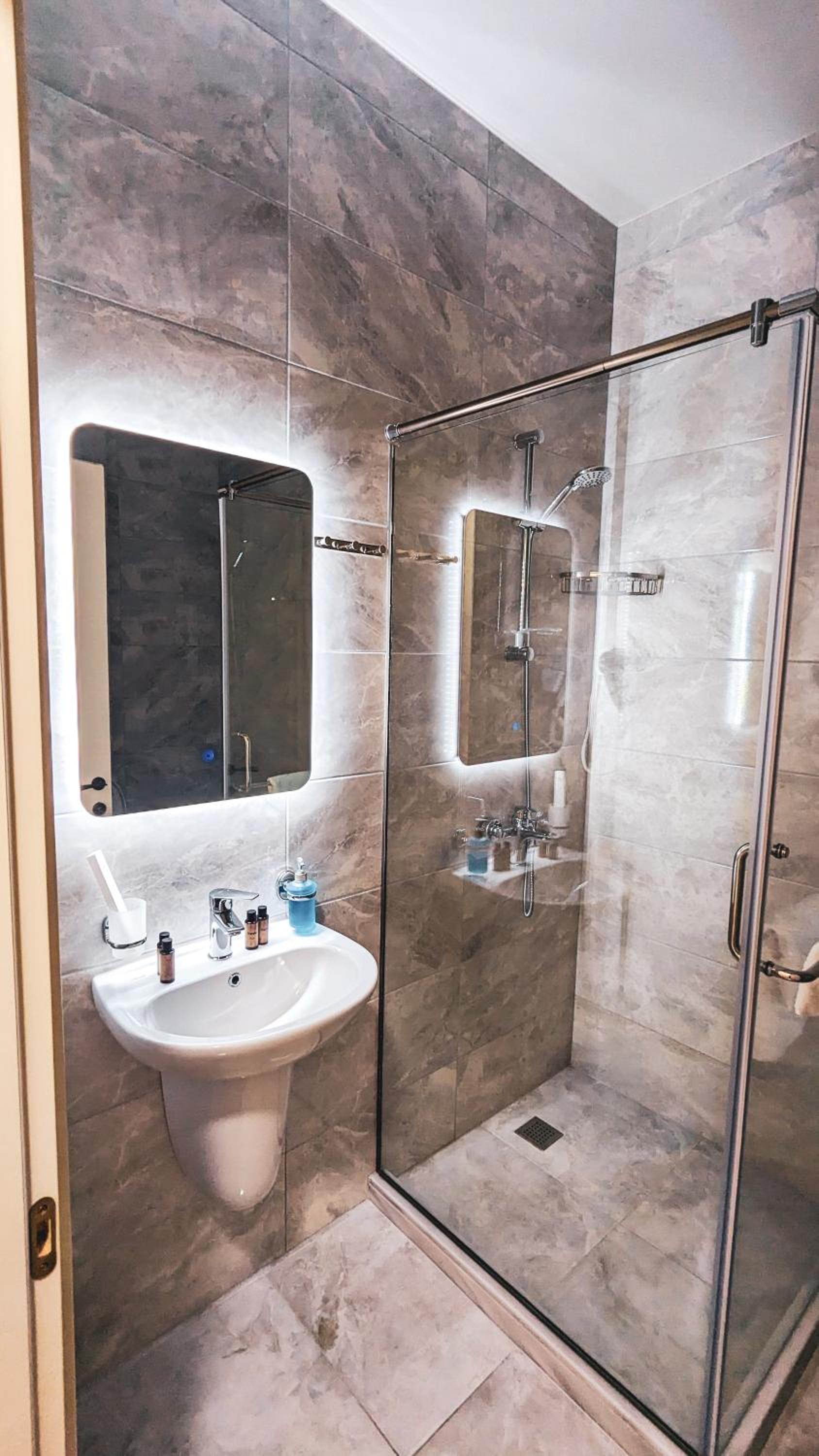 Deluxe Double Room - Photo 7