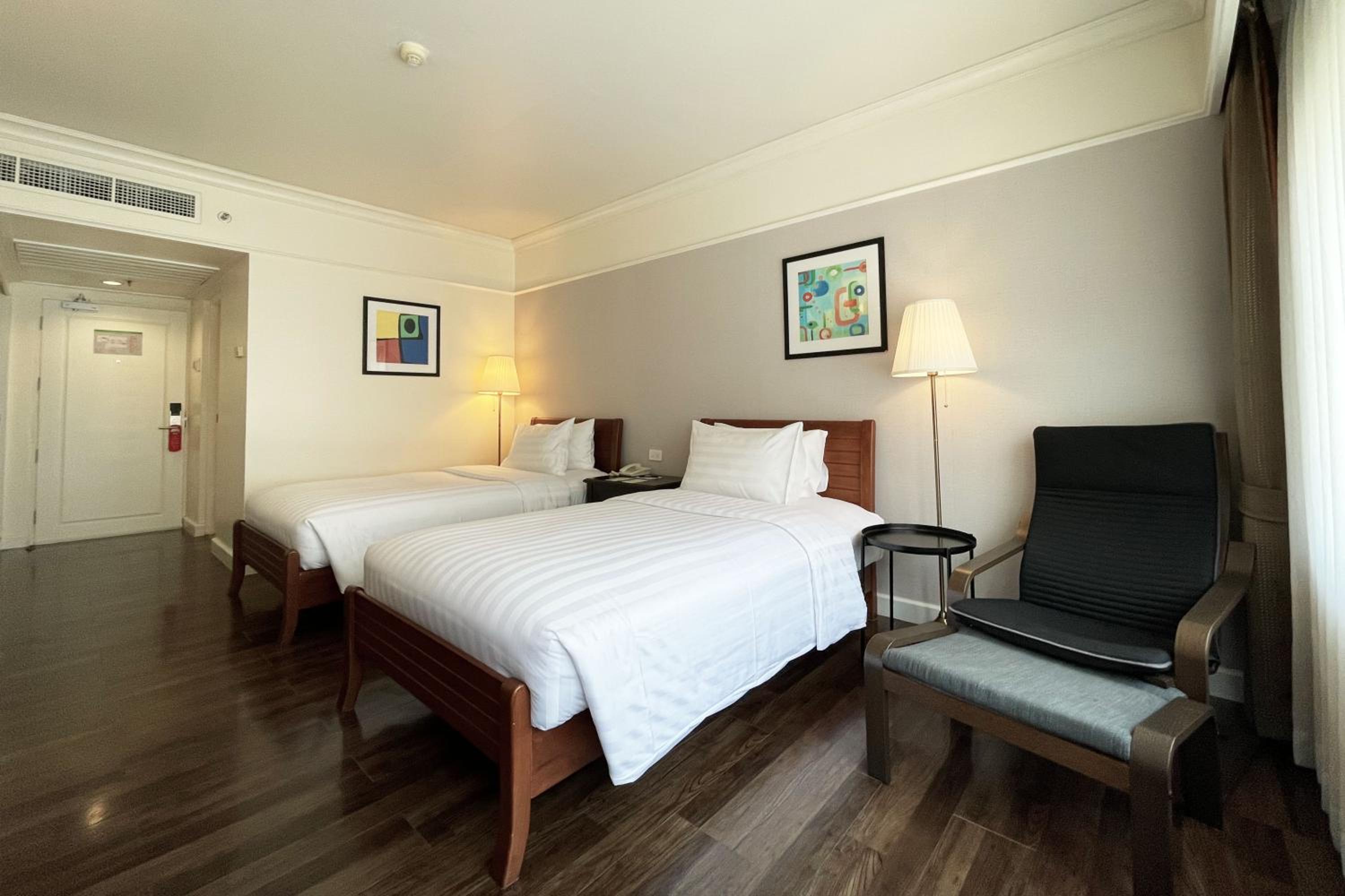 Deluxe Double or Twin Room photo 3