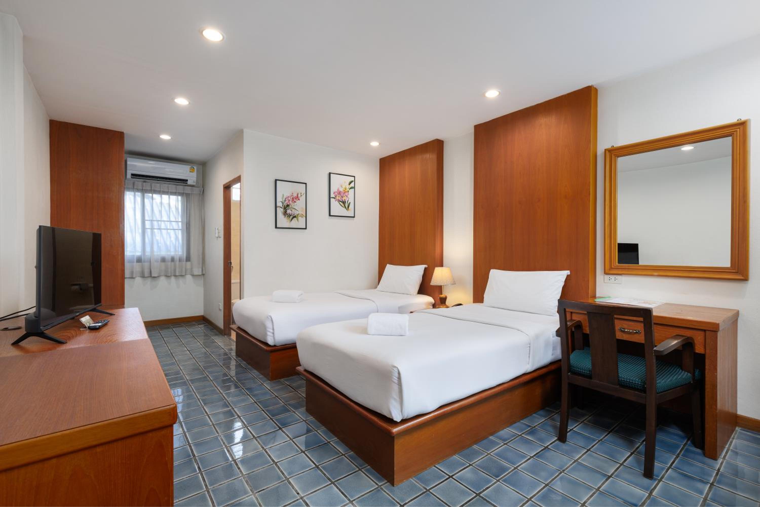 Standard Twin Room photo 3